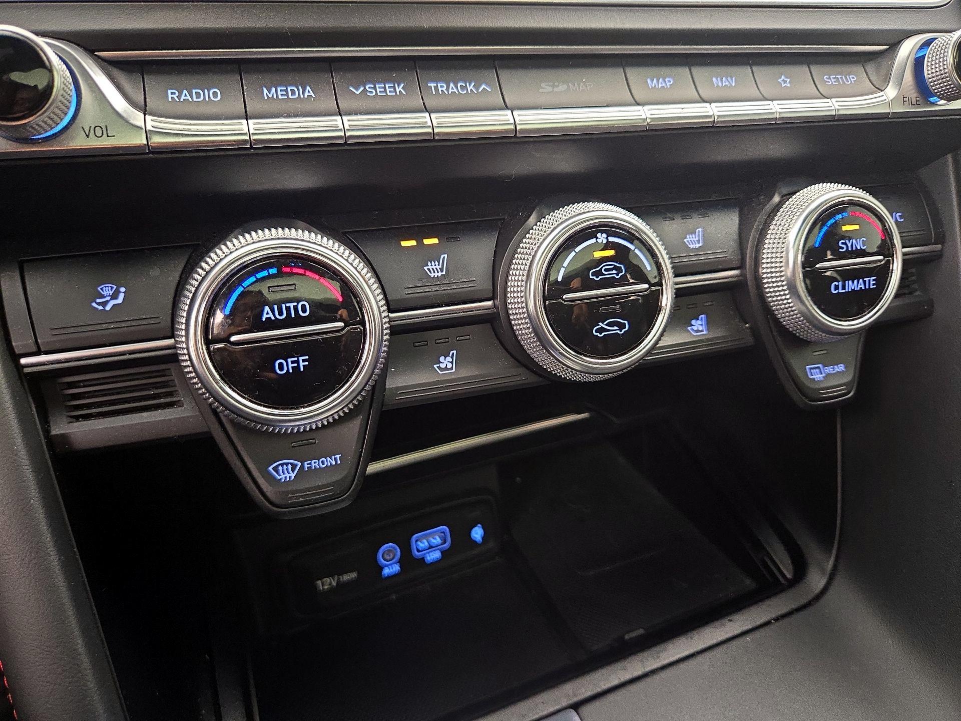 Thumbnail: 2019 Genesis G70 - 17