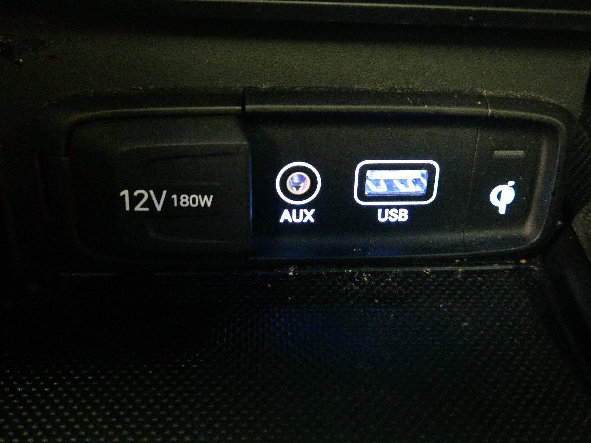 Thumbnail: 2019 Genesis G70 - 19