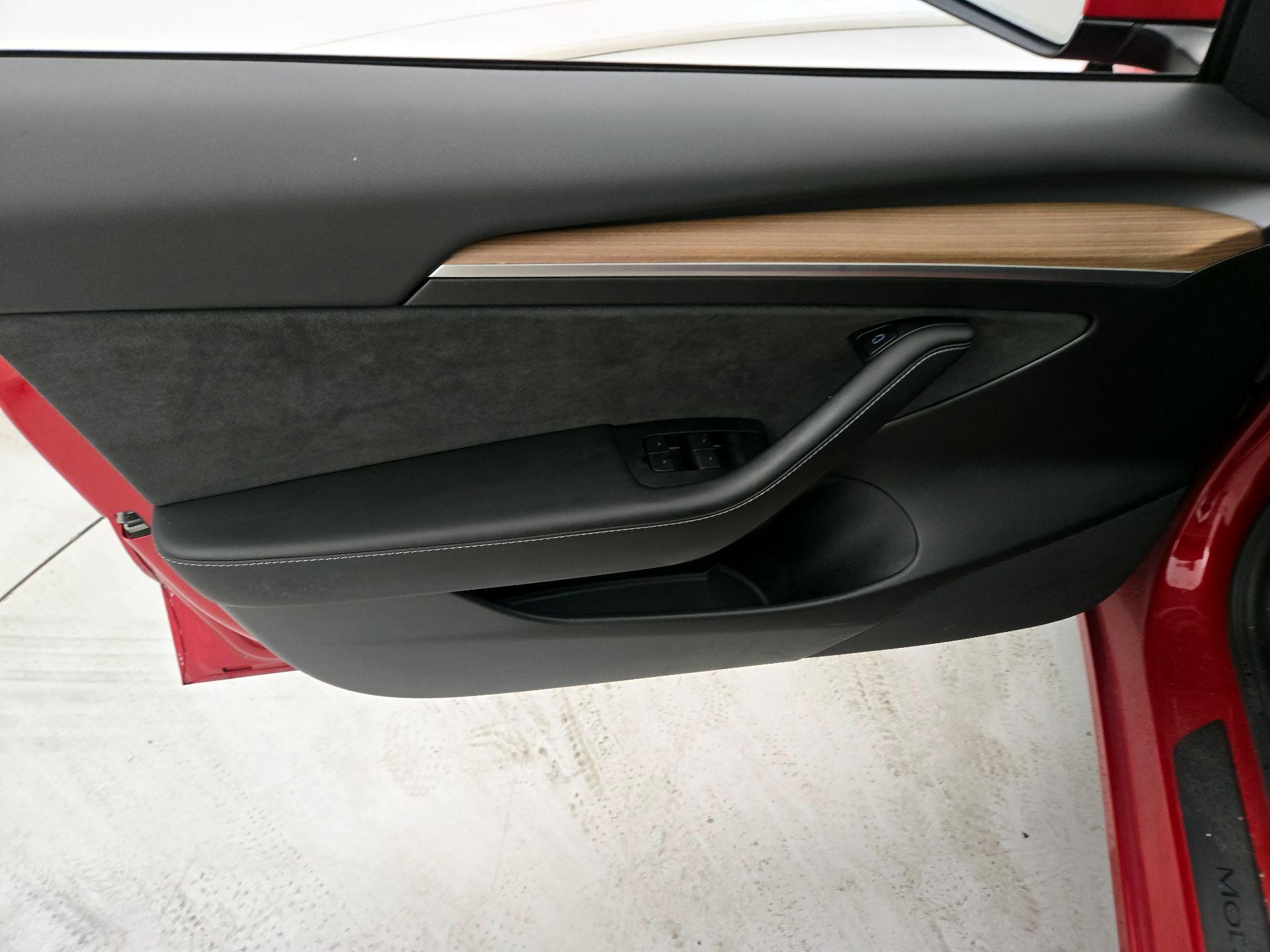 Thumbnail: 2021 Tesla Model 3 - 12