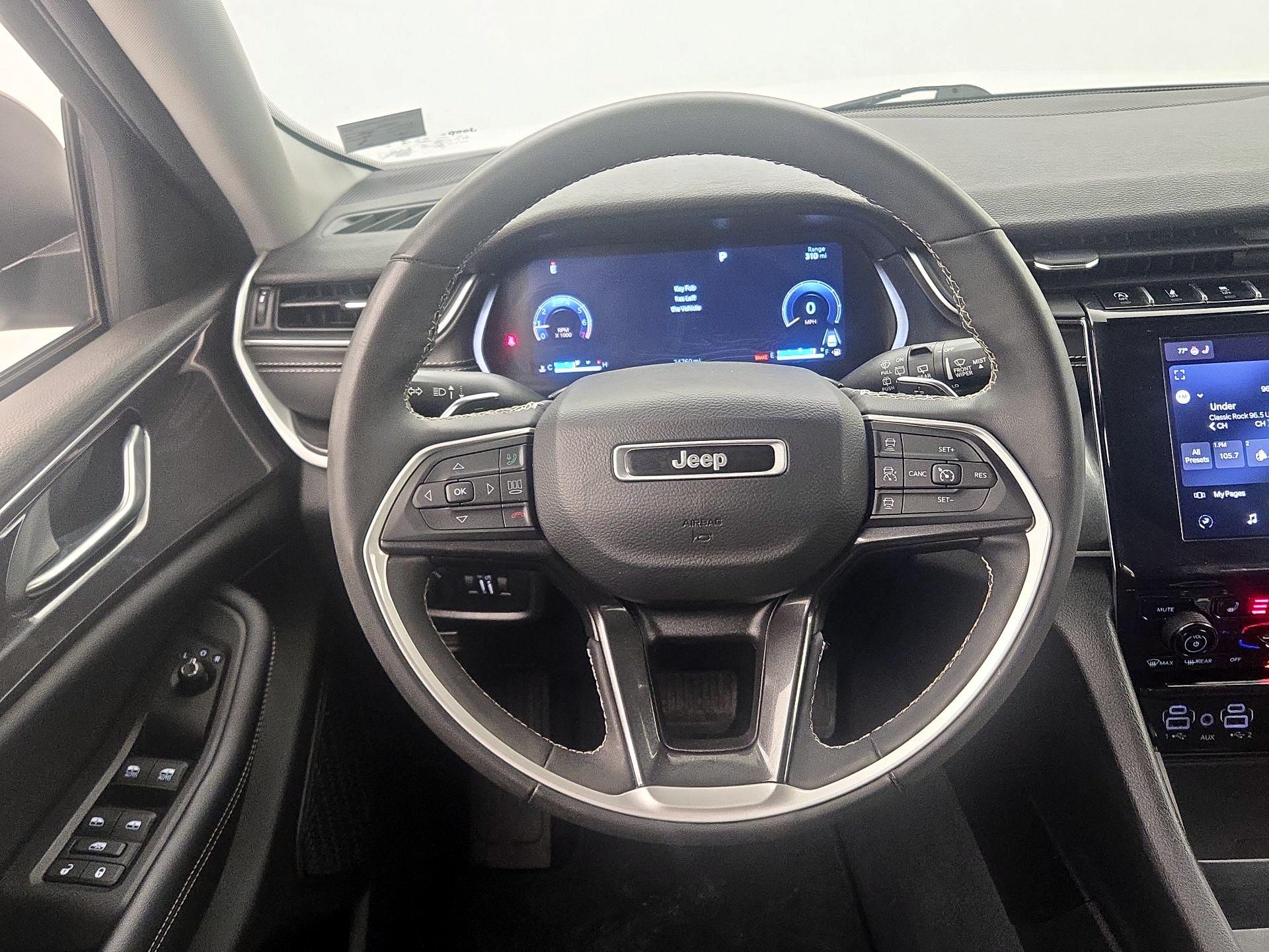 Thumbnail: 2023 Jeep Grand Cherokee - 10