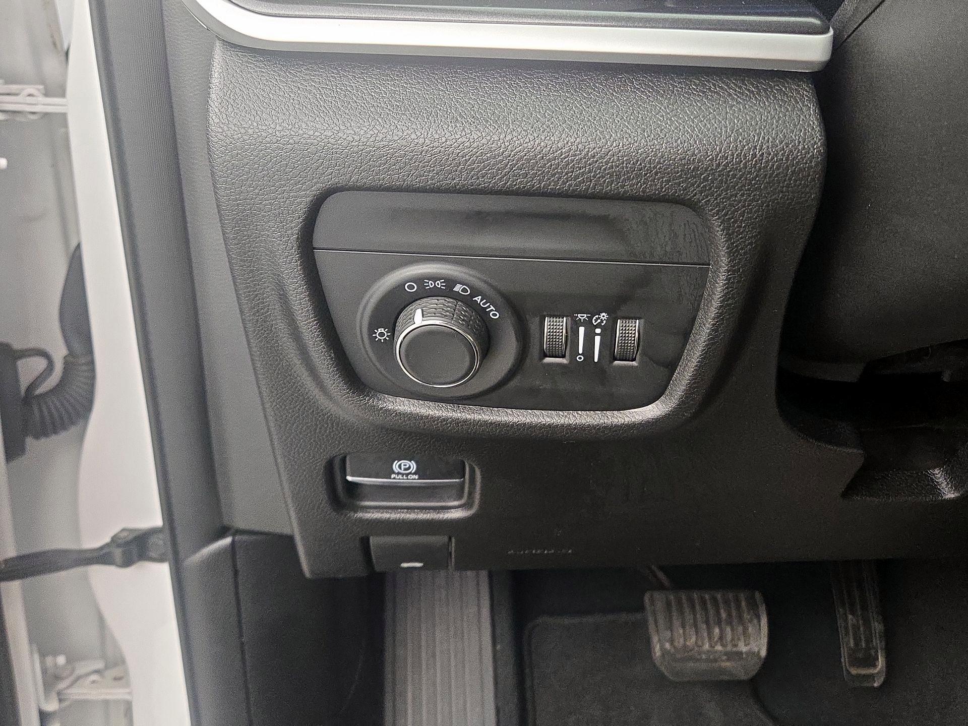 Thumbnail: 2023 Jeep Grand Cherokee - 13