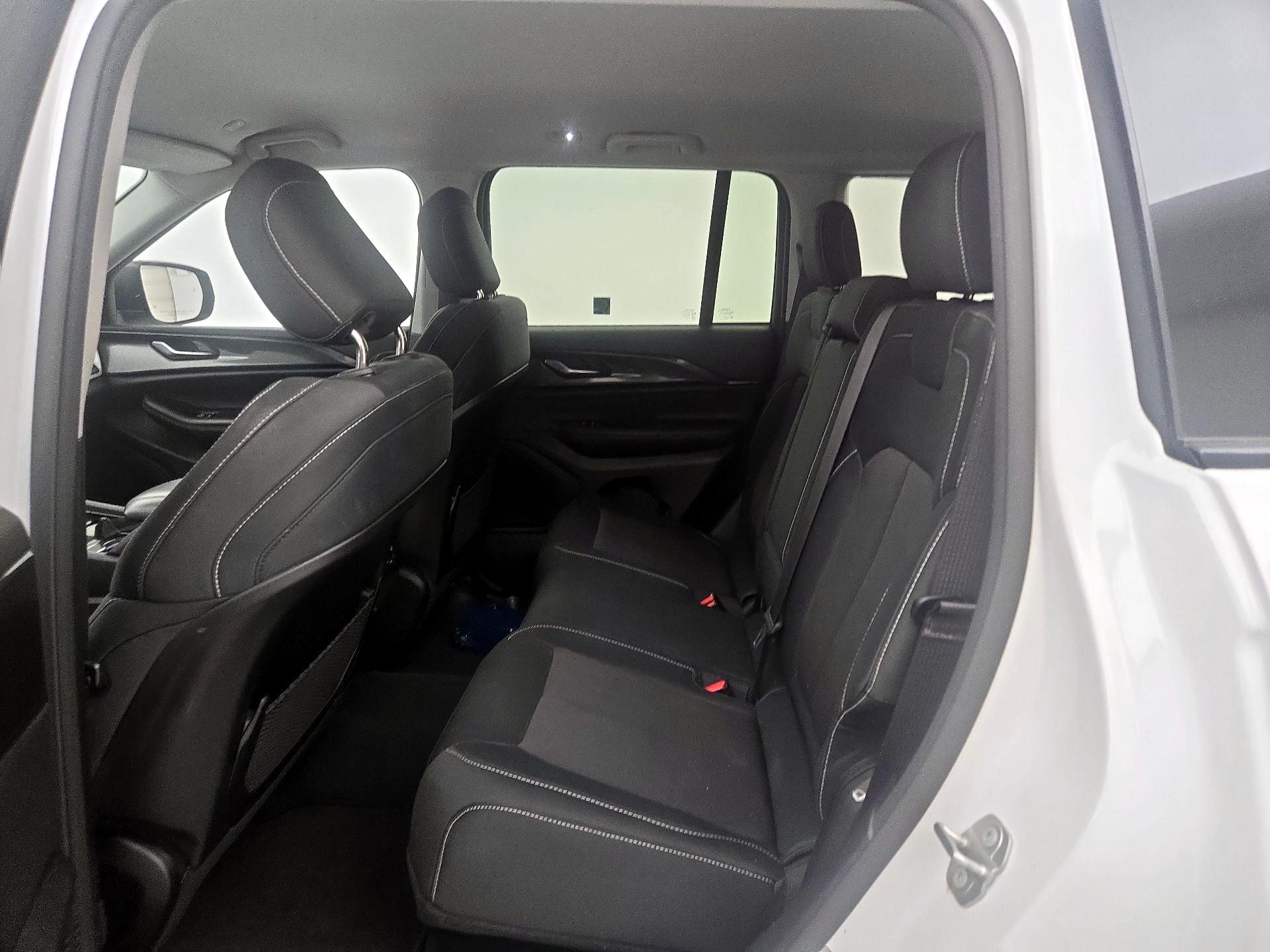 Thumbnail: 2023 Jeep Grand Cherokee - 19