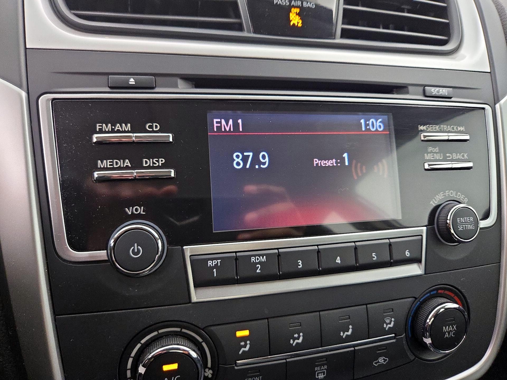 Thumbnail: 2017 Nissan Altima - 15