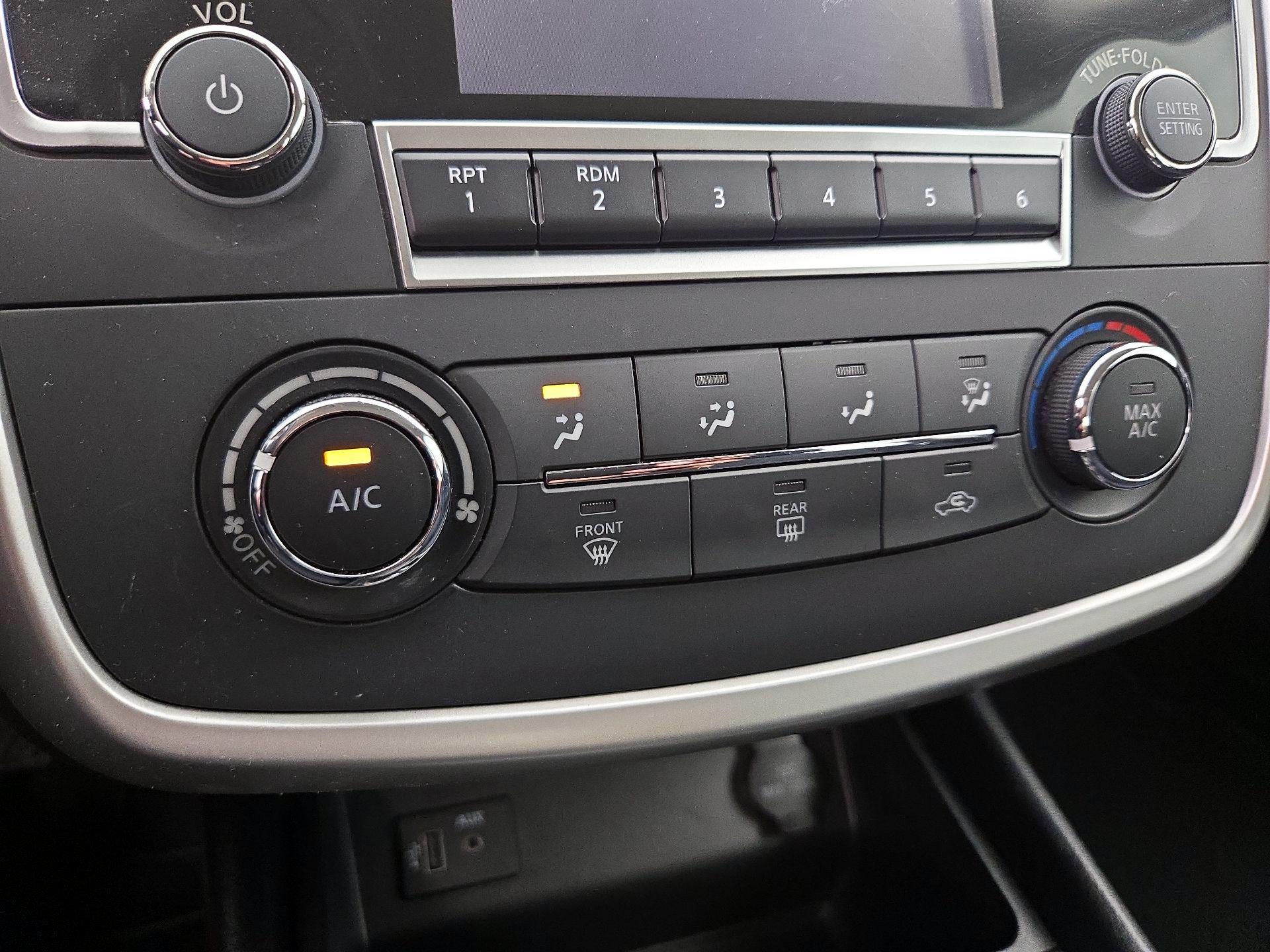 Thumbnail: 2017 Nissan Altima - 16