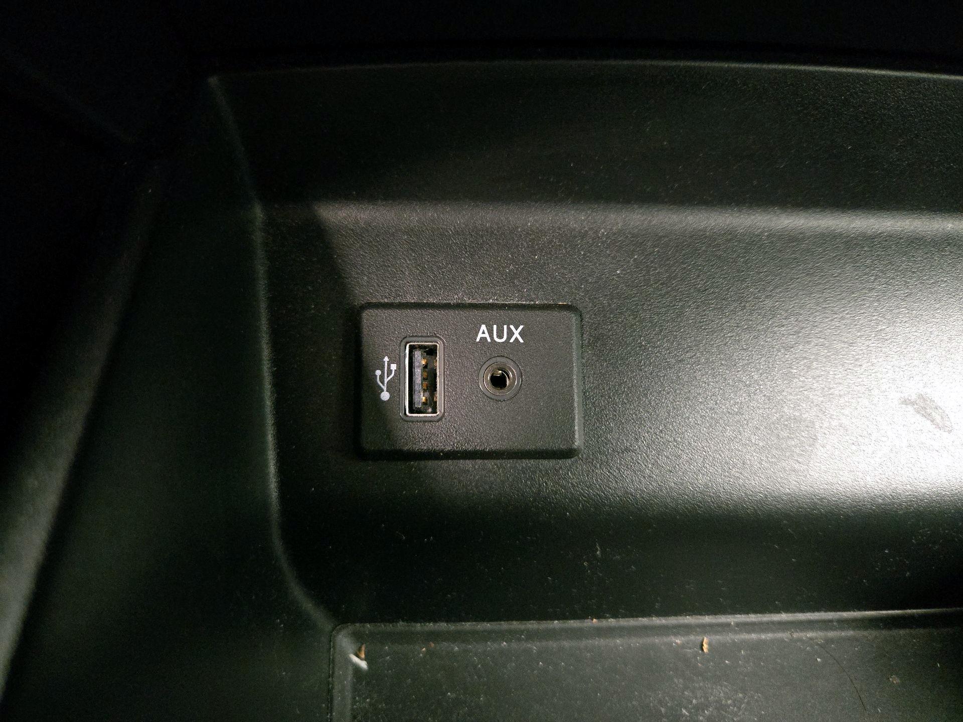 Thumbnail: 2017 Nissan Altima - 18