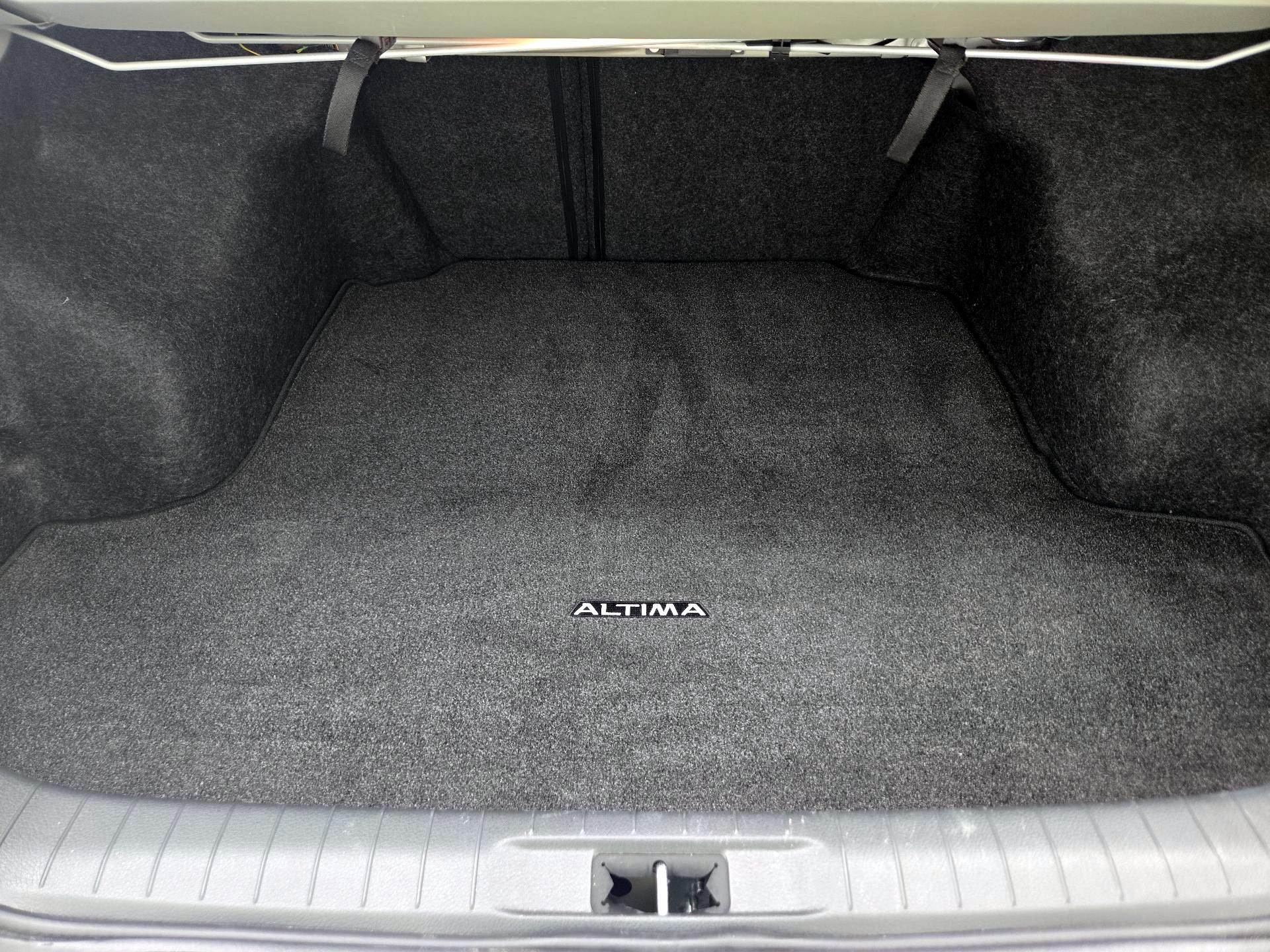 Thumbnail: 2017 Nissan Altima - 20