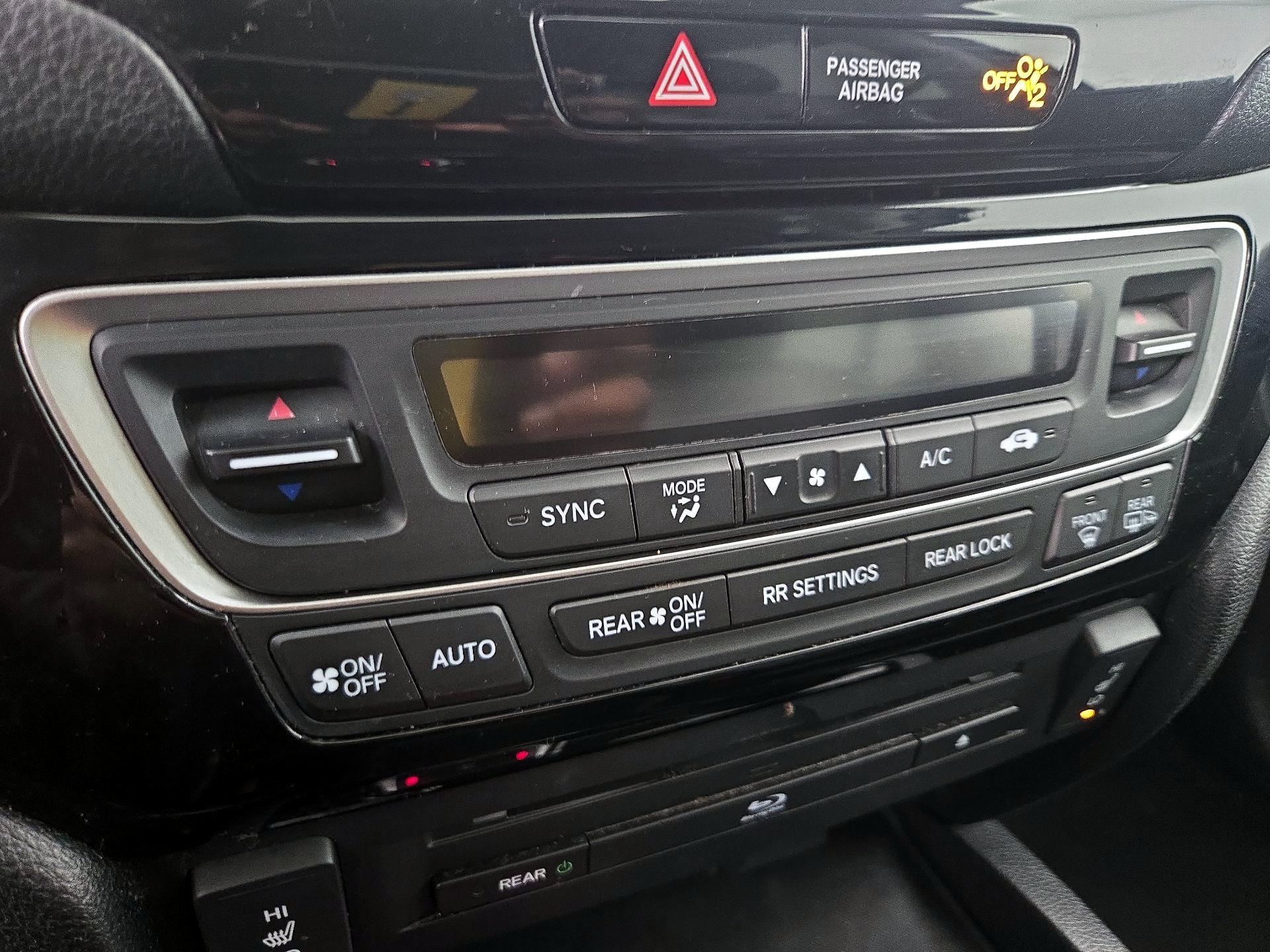 Thumbnail: 2018 Honda Pilot - 17