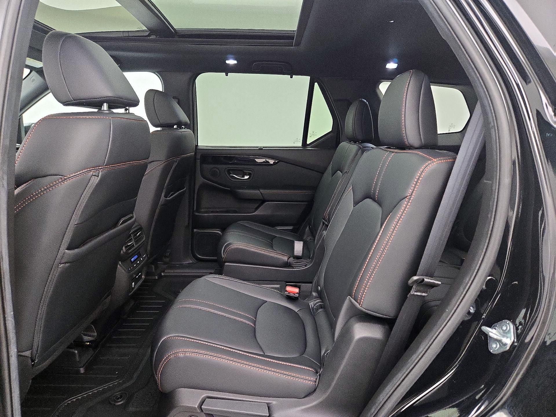 Thumbnail: 2025 Honda Pilot - 20