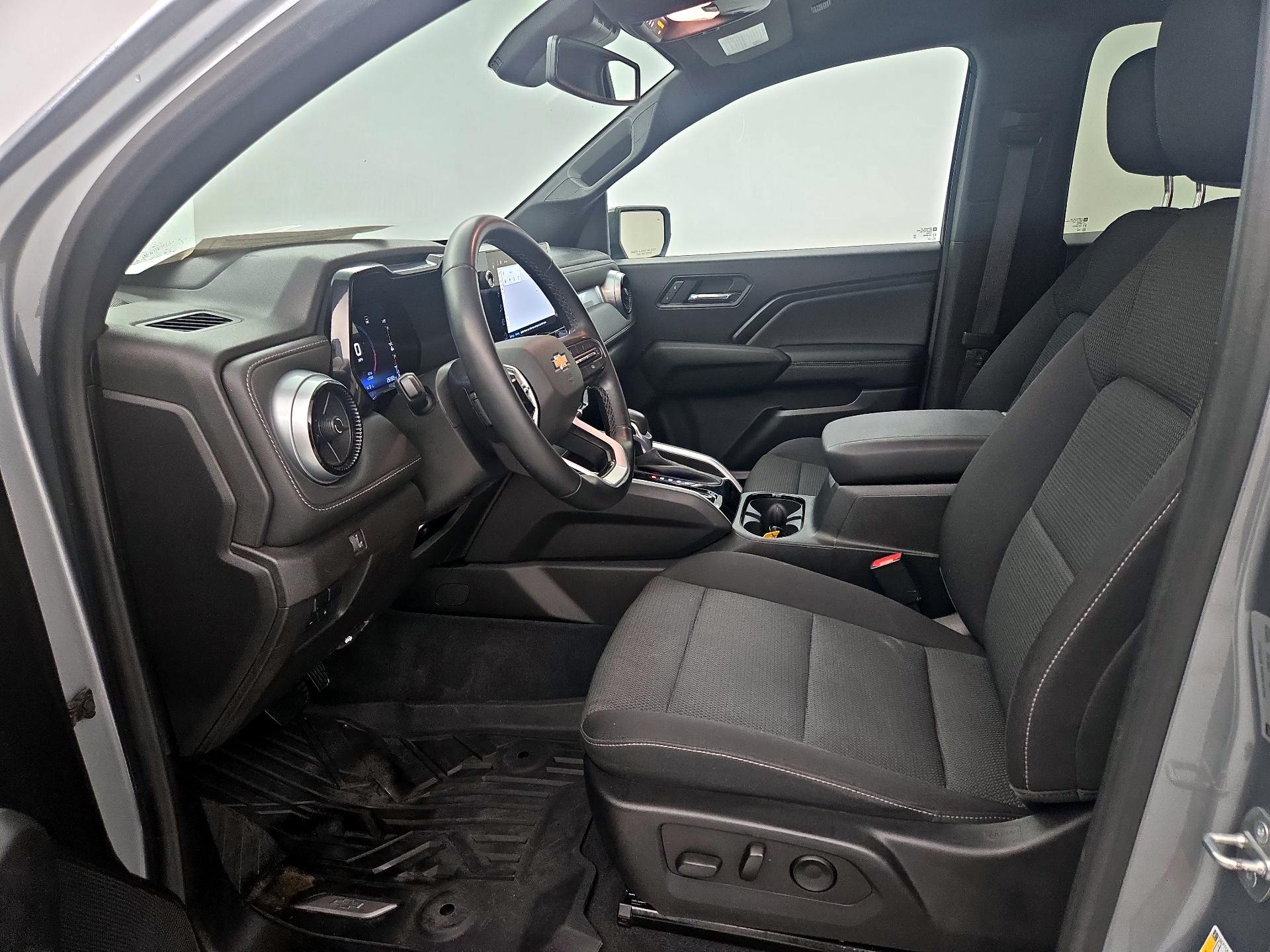 Thumbnail: 2023 Chevrolet Colorado - 11