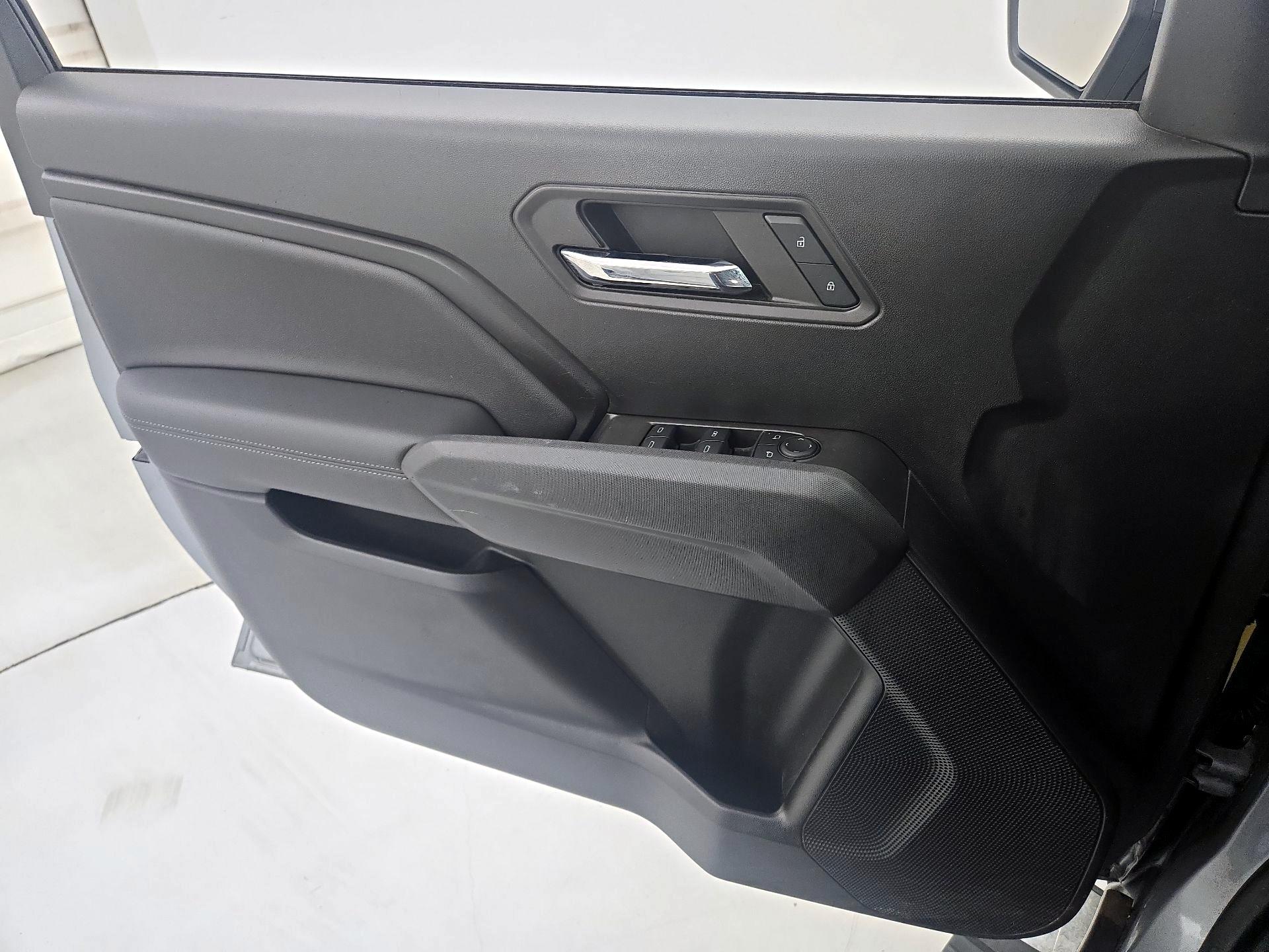 Thumbnail: 2023 Chevrolet Colorado - 12