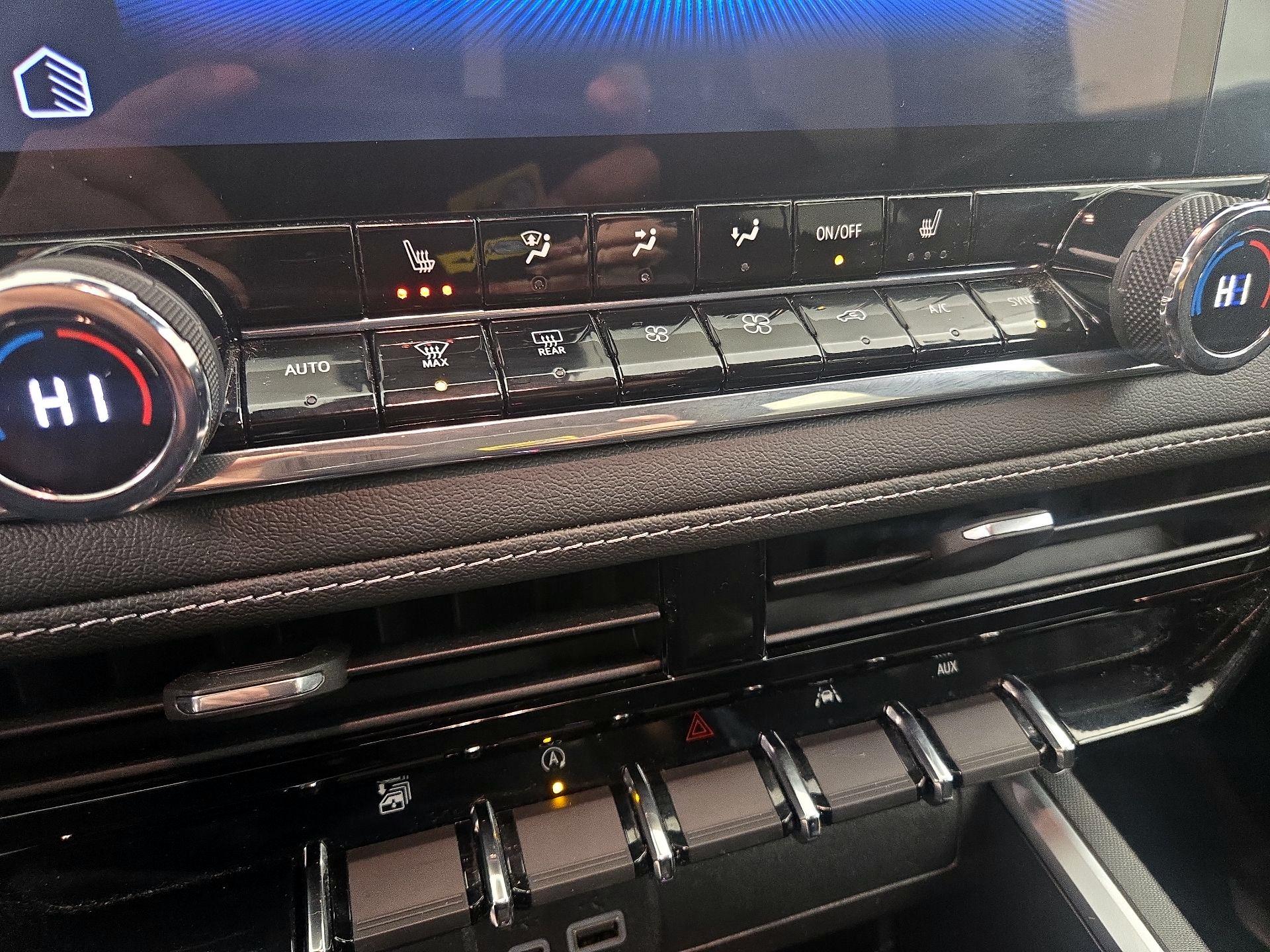 Thumbnail: 2023 Chevrolet Colorado - 16