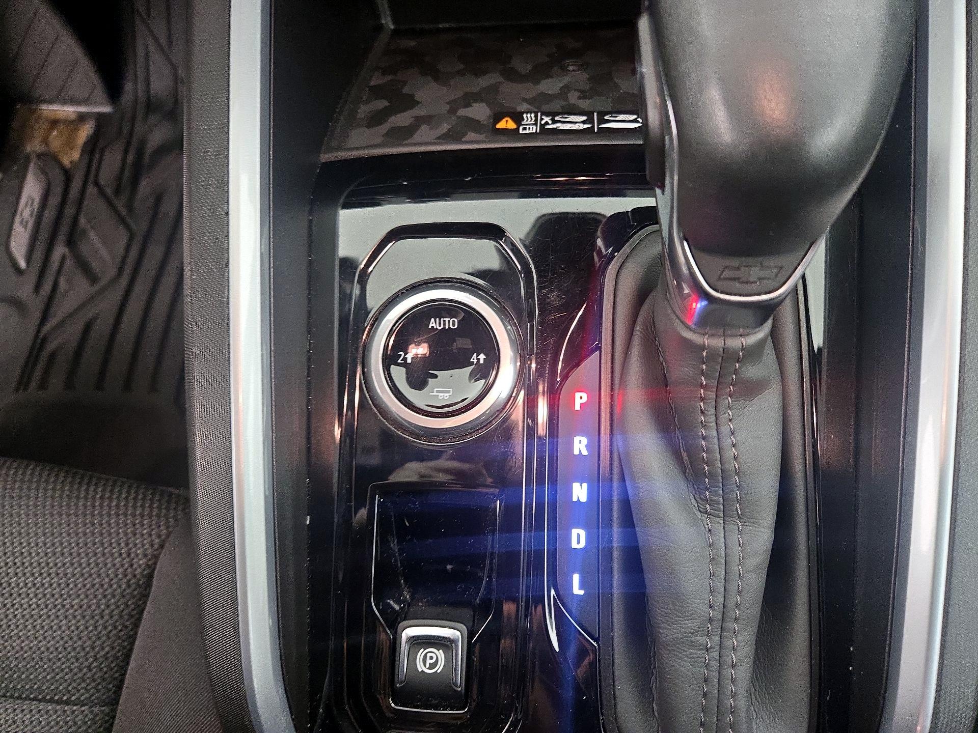 Thumbnail: 2023 Chevrolet Colorado - 17