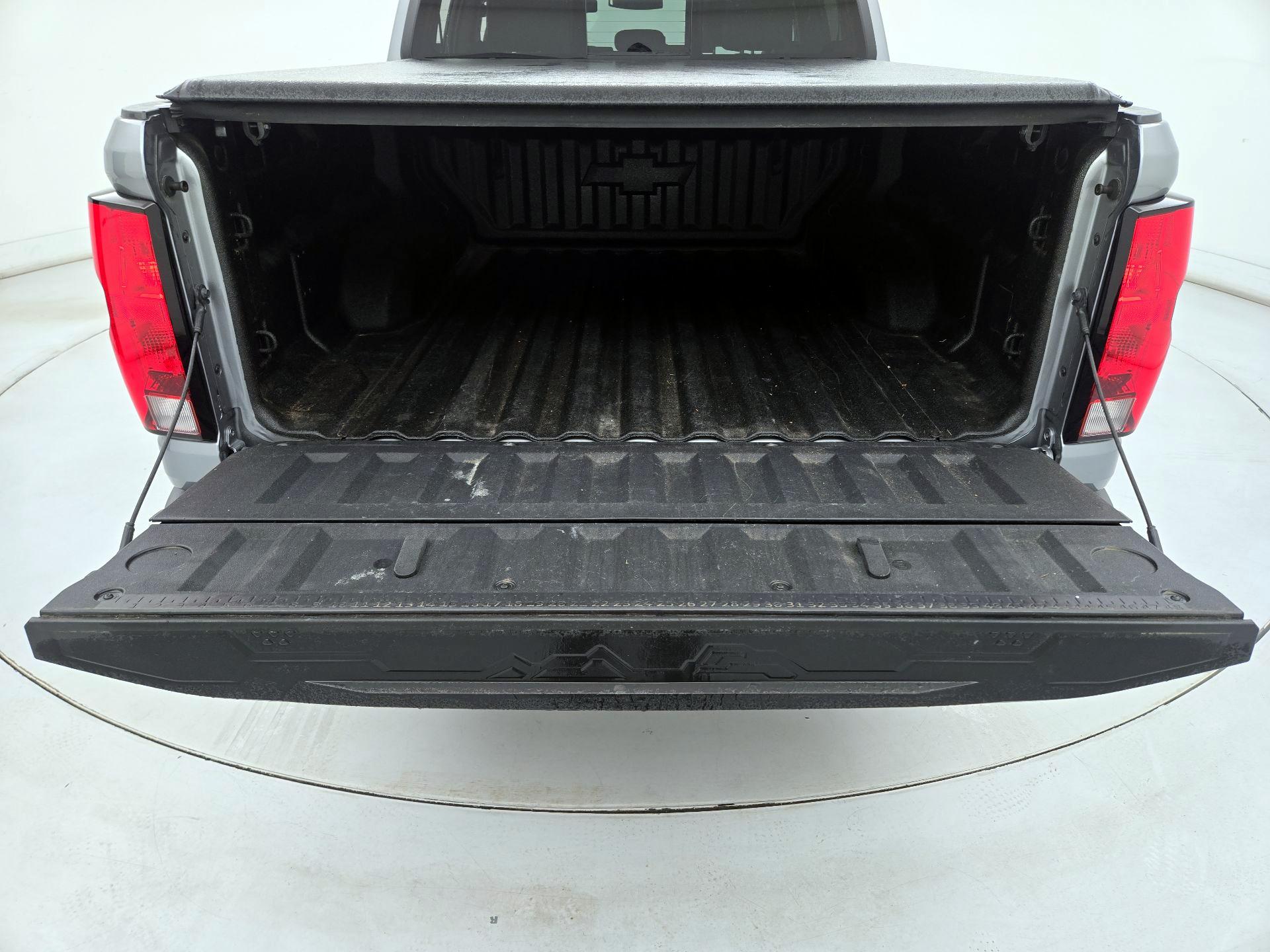 Thumbnail: 2023 Chevrolet Colorado - 20