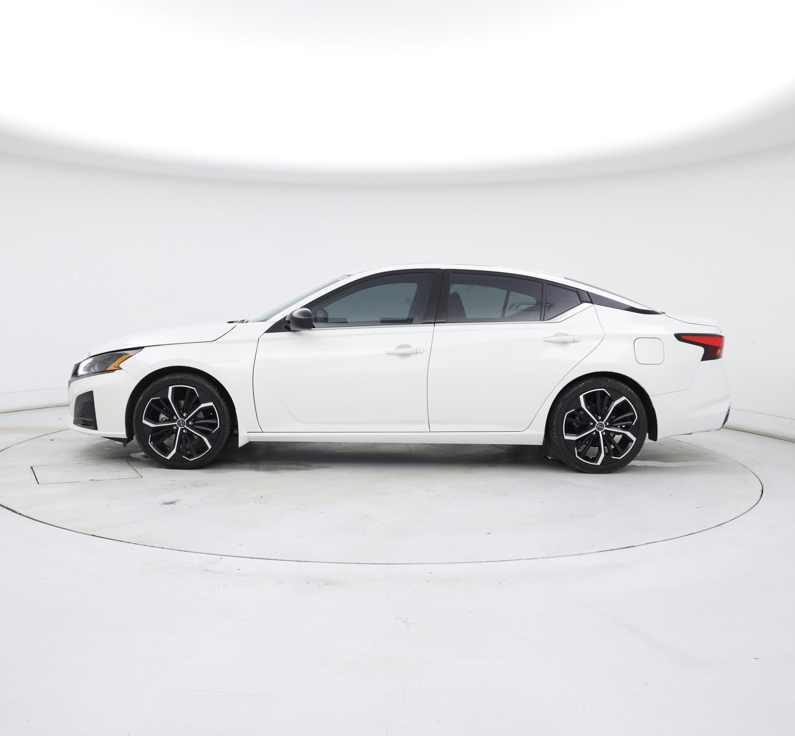 Thumbnail: 2023 Nissan Altima - 3