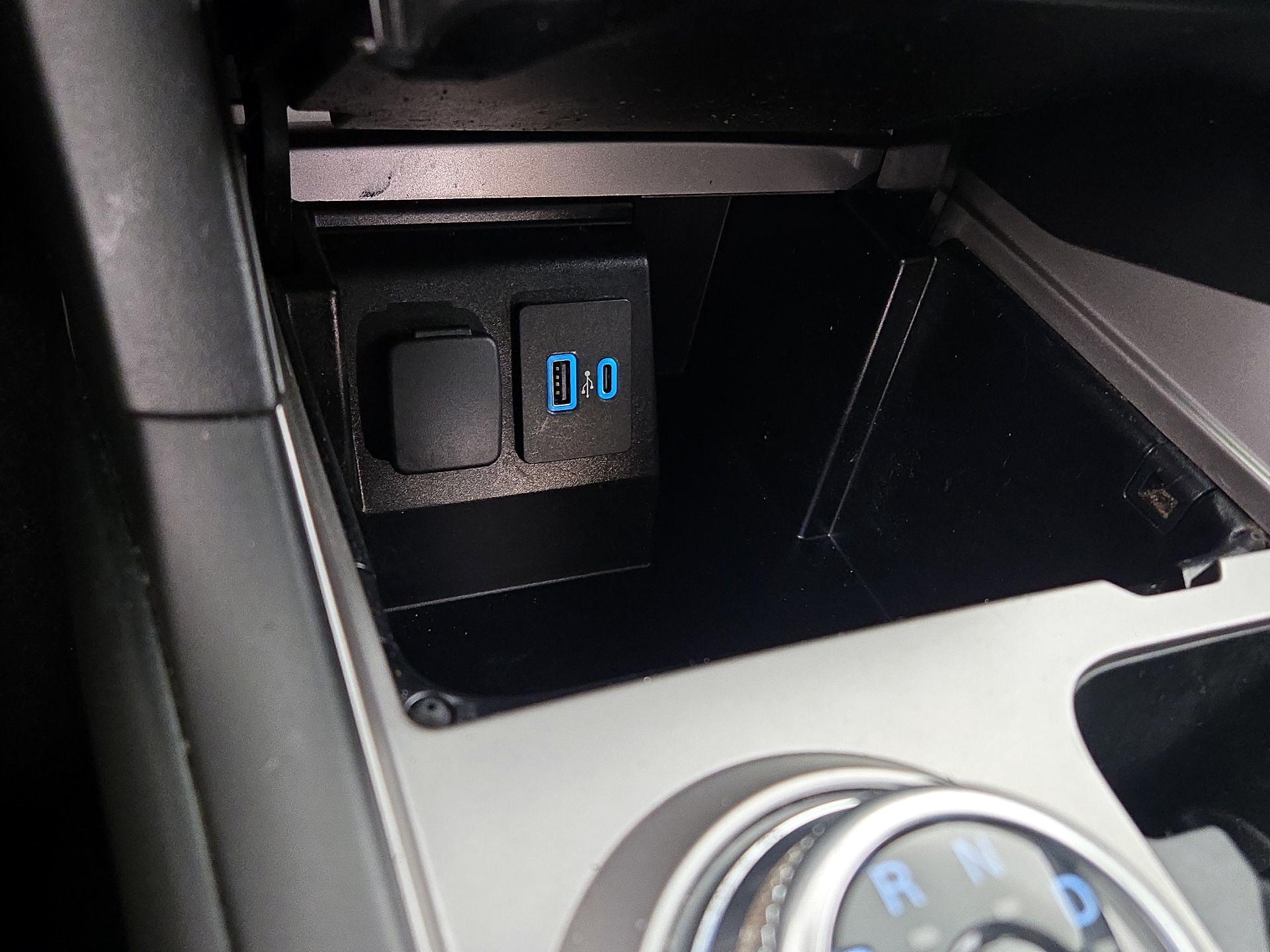 Thumbnail: 2020 Ford Explorer - 18