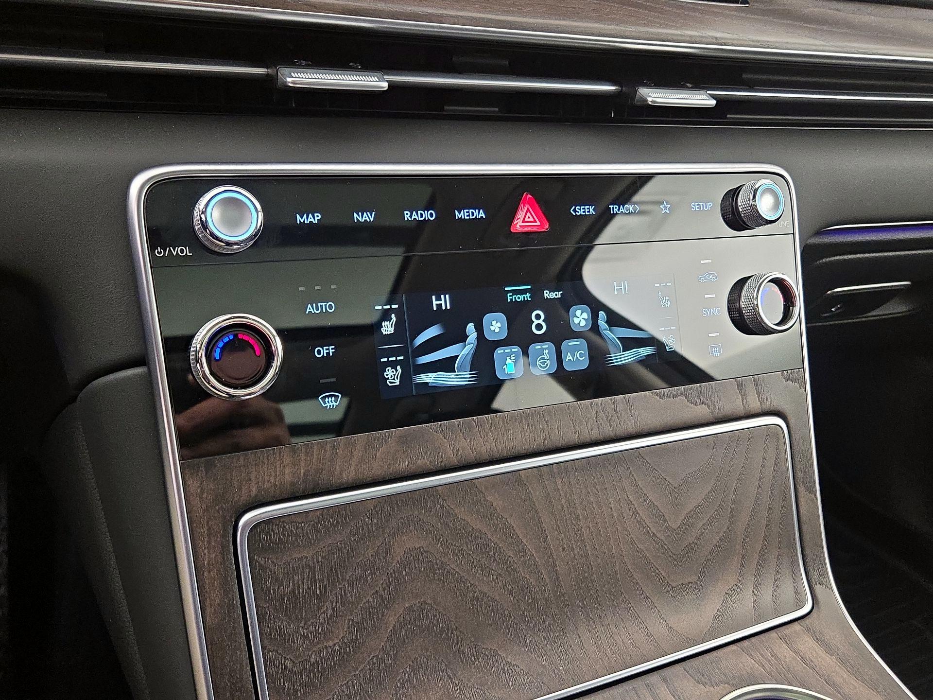 Thumbnail: 2025 Genesis GV80 - 17