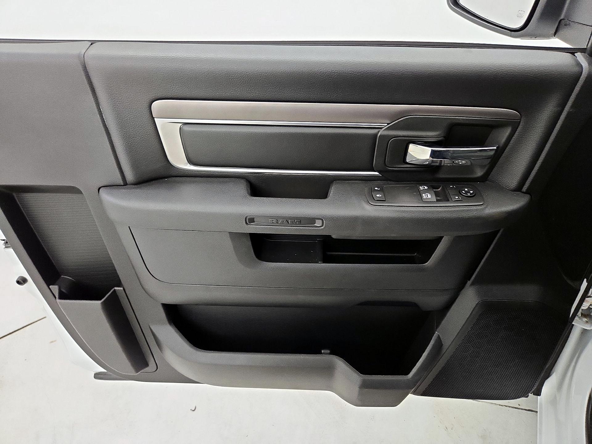 Thumbnail: 2023 RAM 1500 Classic - 12