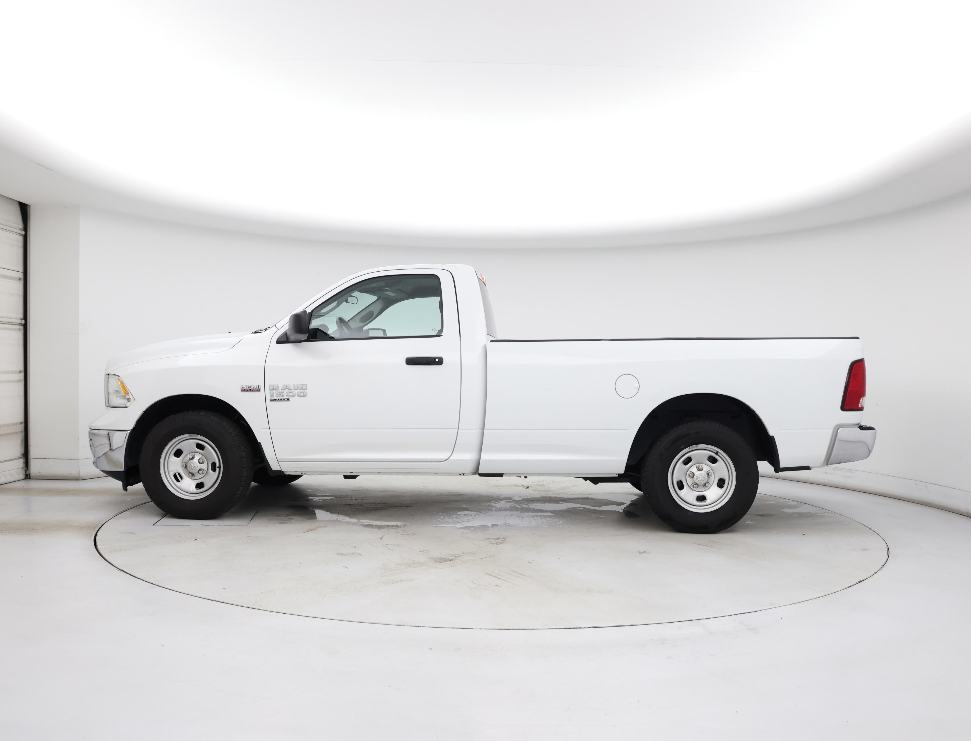 Thumbnail: 2023 RAM 1500 Classic - 3