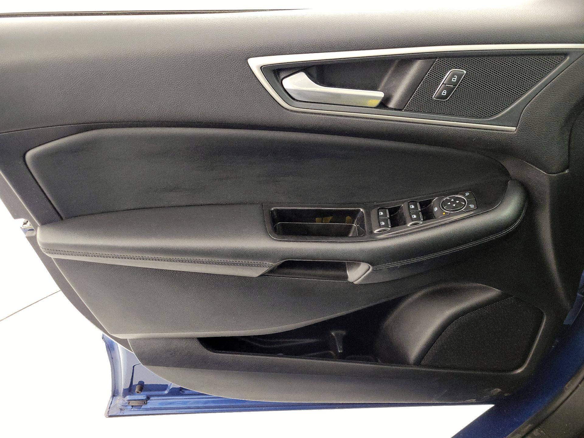 Thumbnail: 2020 Ford Edge - 12