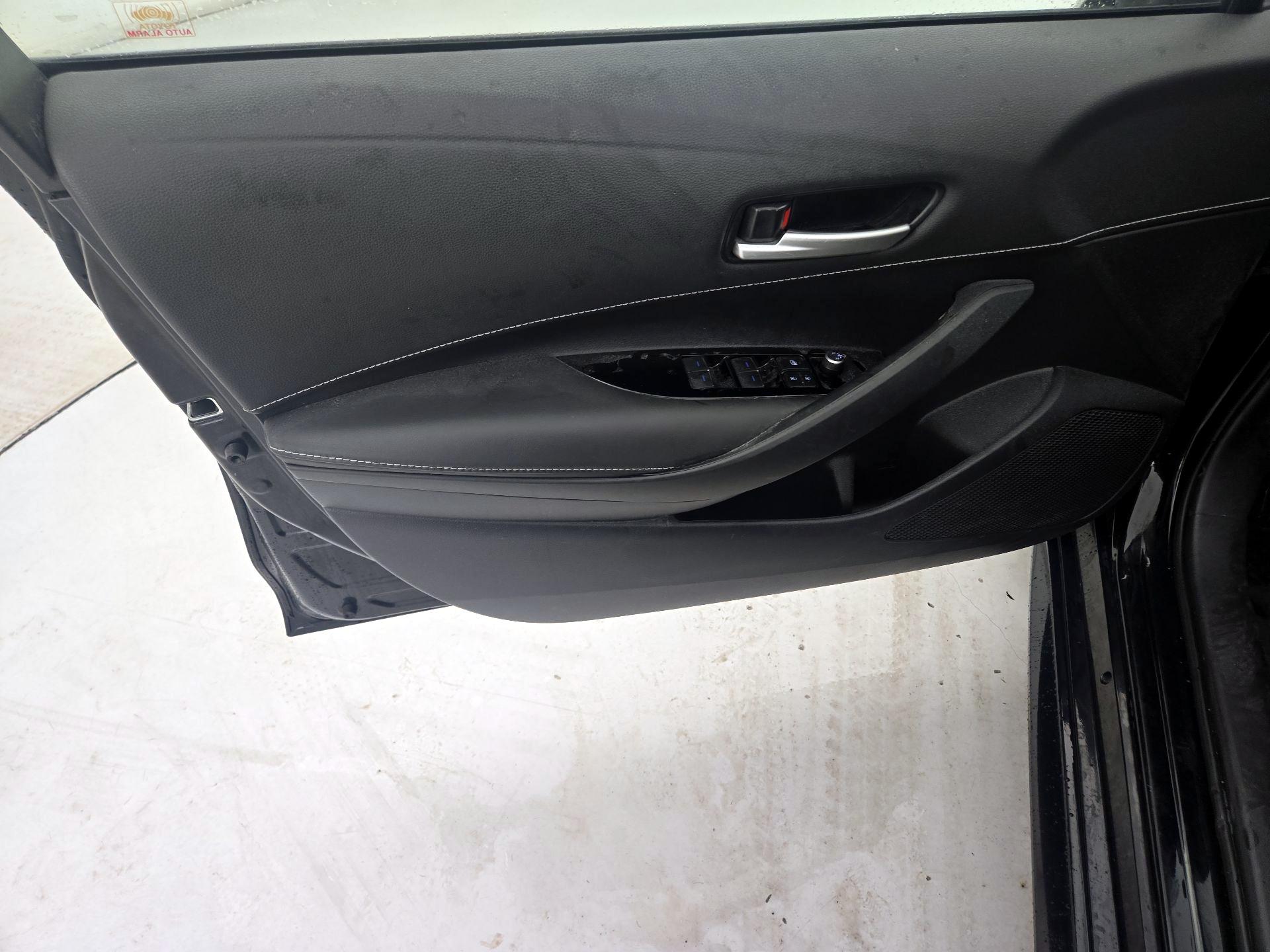 Thumbnail: 2021 Toyota Corolla - 12