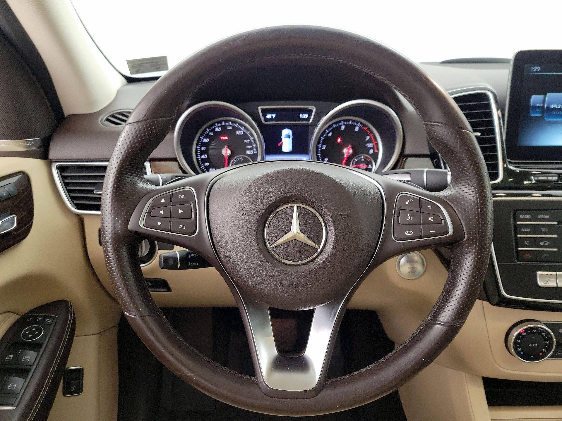 Thumbnail: 2017 Mercedes-Benz GLE - 10