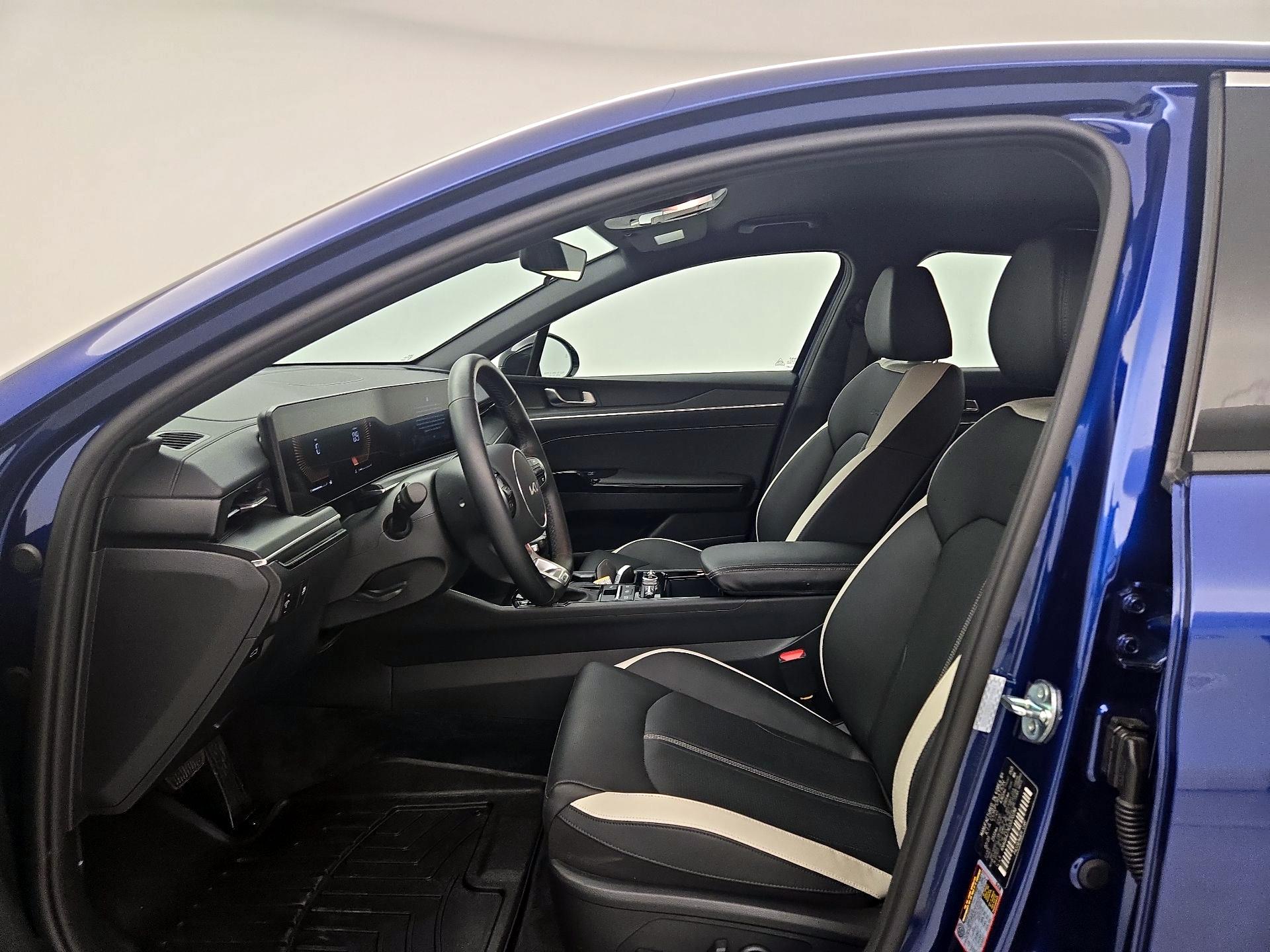 Thumbnail: 2025 Kia K5 - 11