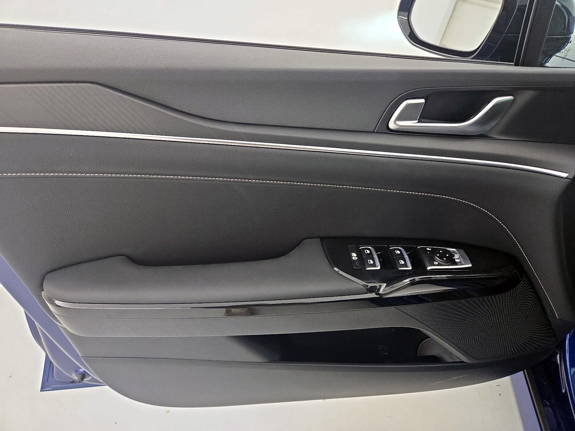 Thumbnail: 2025 Kia K5 - 12