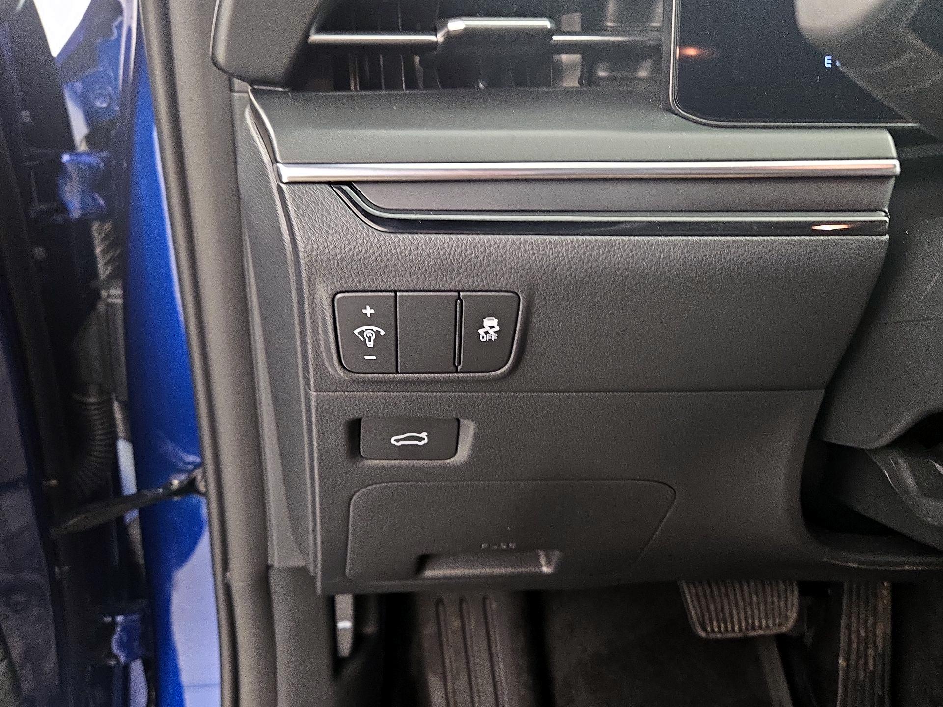 Thumbnail: 2025 Kia K5 - 13