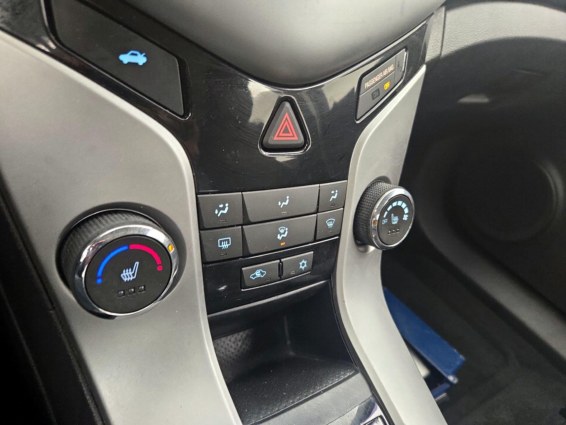 Thumbnail: 2015 Chevrolet Cruze - 15