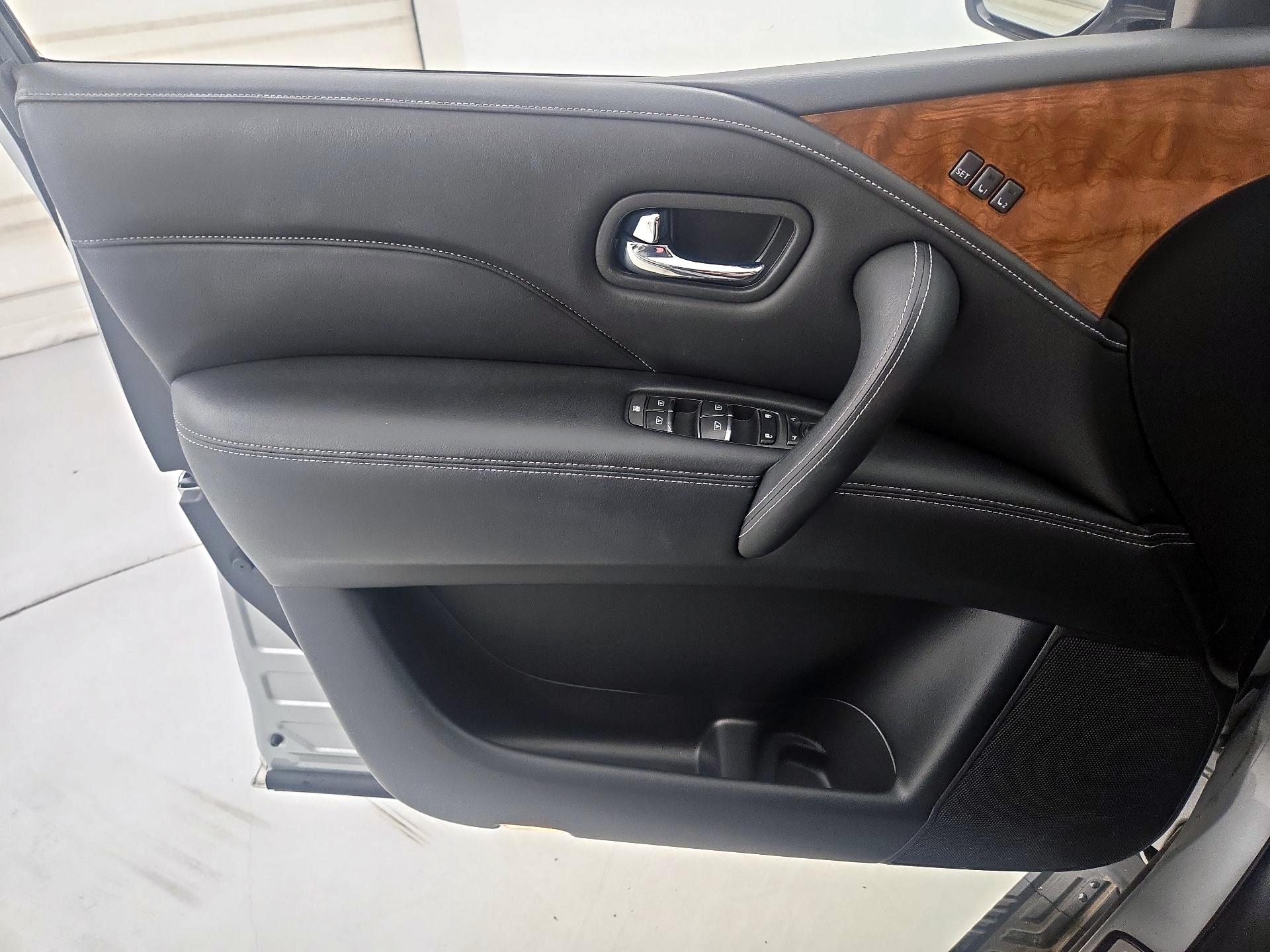 Thumbnail: 2019 INFINITI QX80 - 12