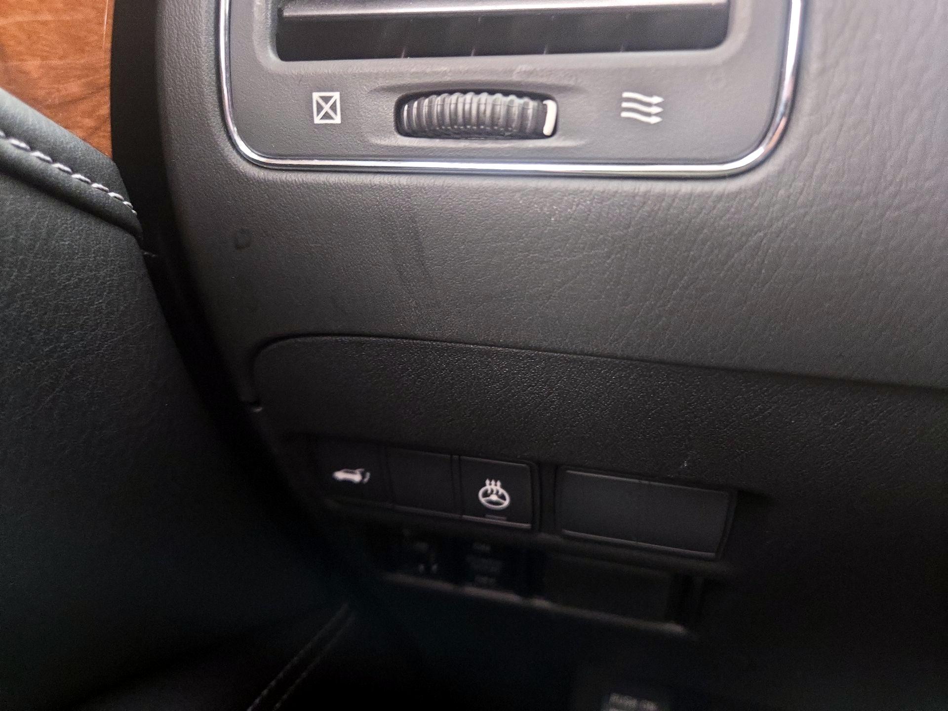 Thumbnail: 2019 INFINITI QX80 - 13