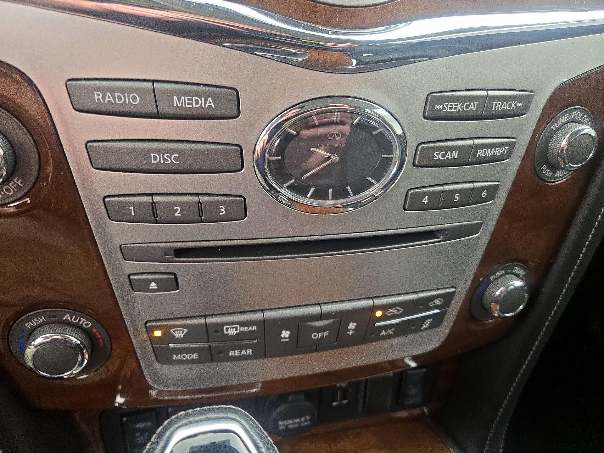 Thumbnail: 2019 INFINITI QX80 - 17