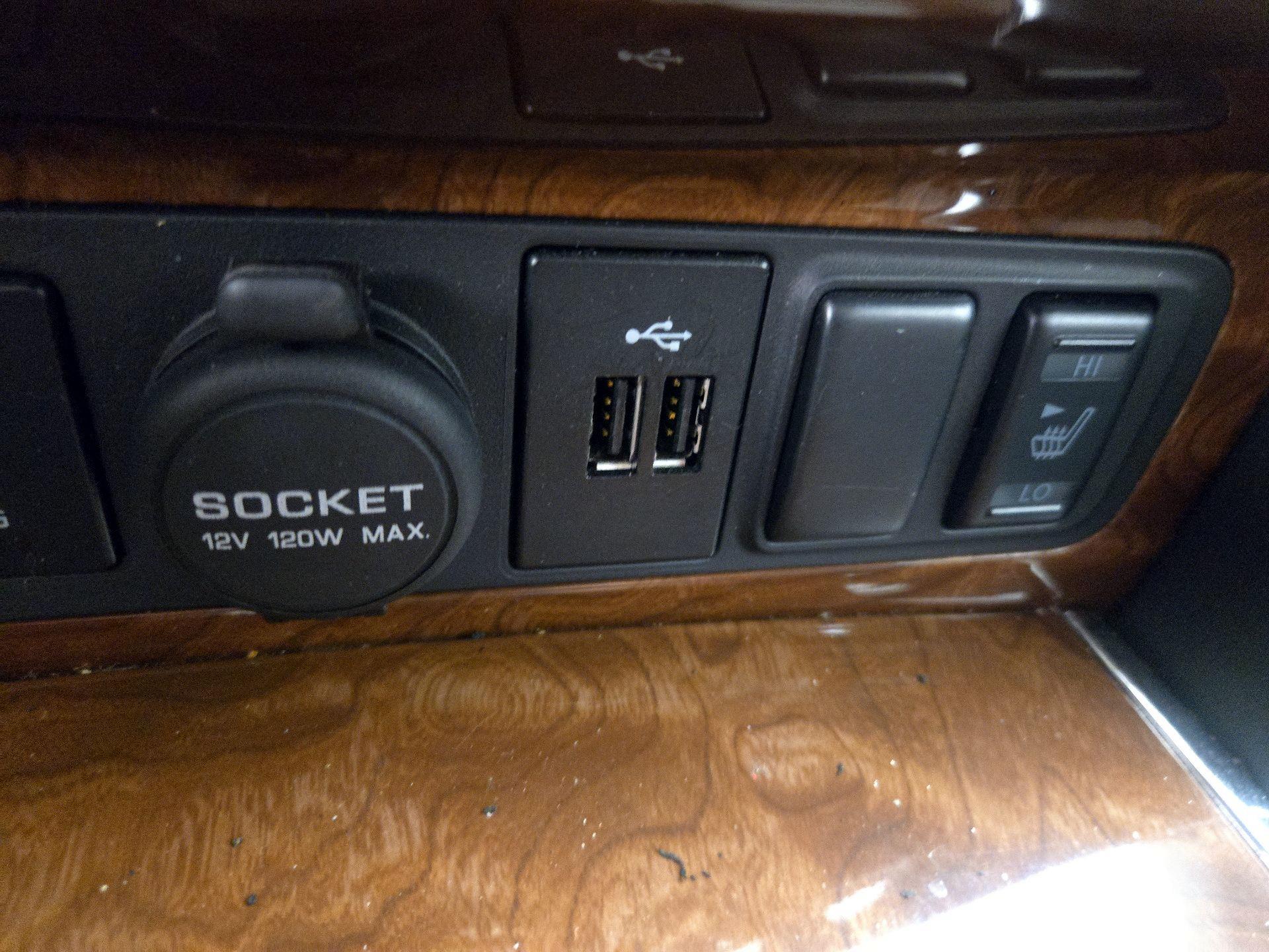 Thumbnail: 2019 INFINITI QX80 - 19