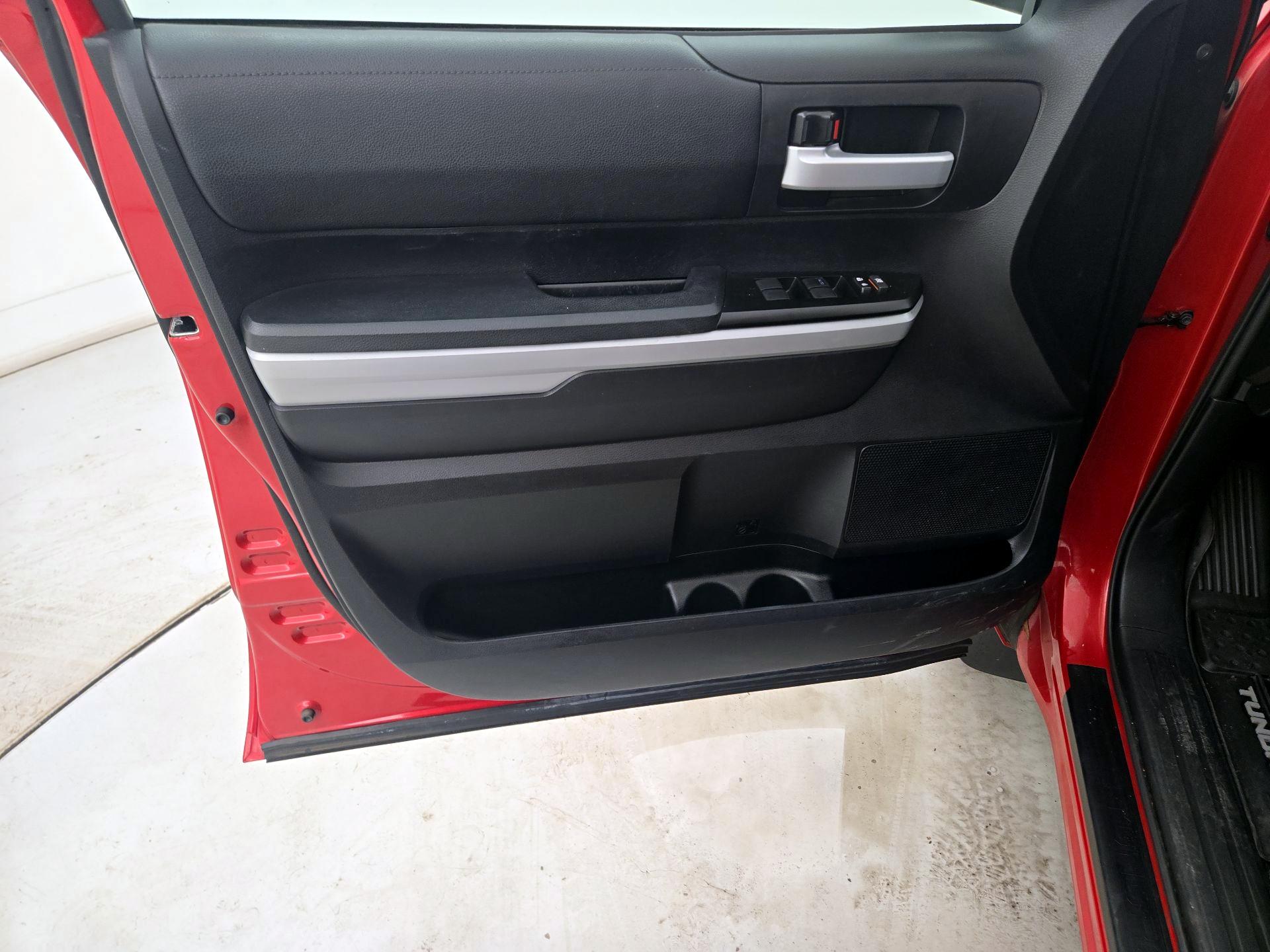 Thumbnail: 2018 Toyota Tundra - 12