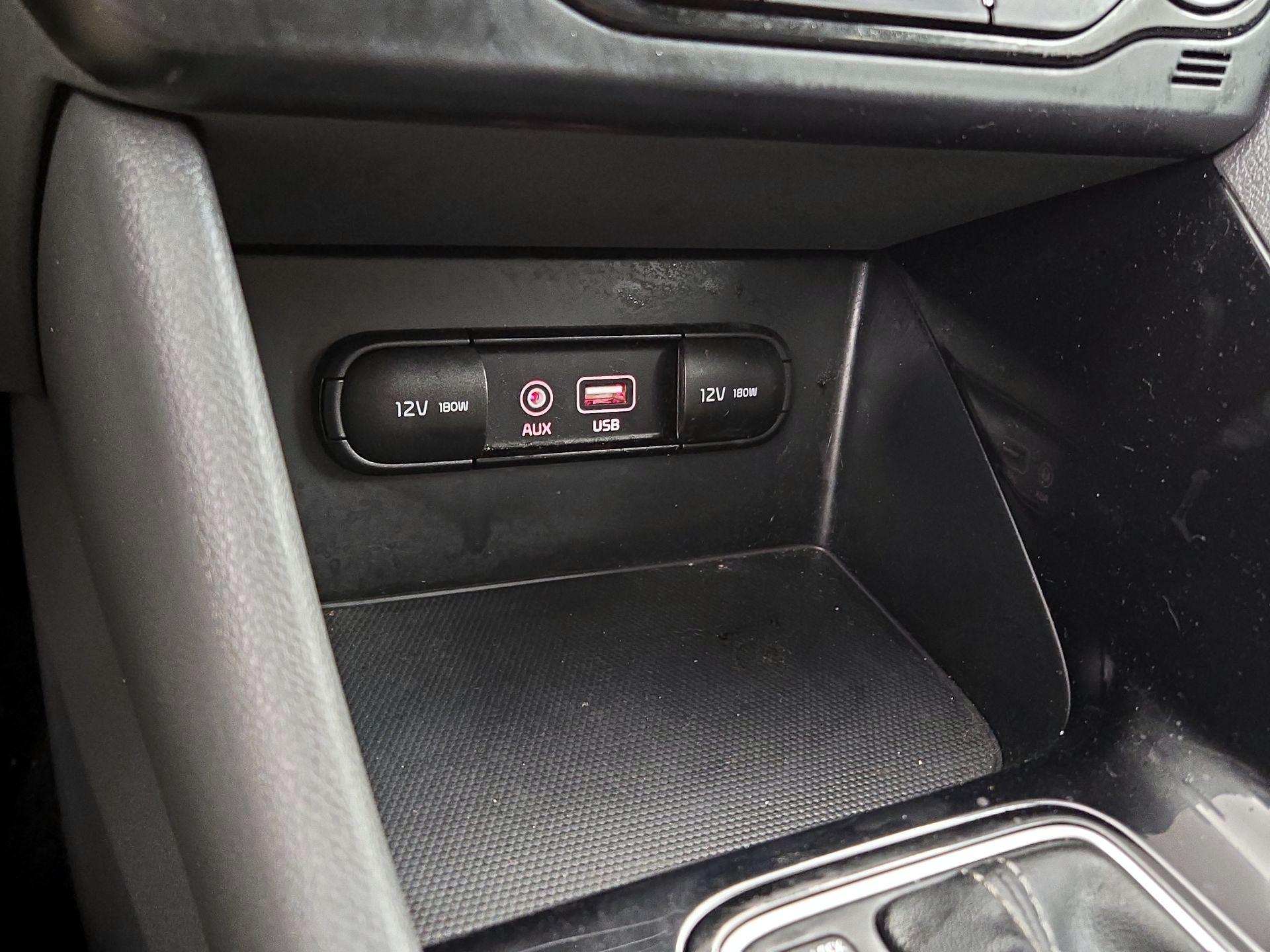 Thumbnail: 2019 Kia Niro - 18