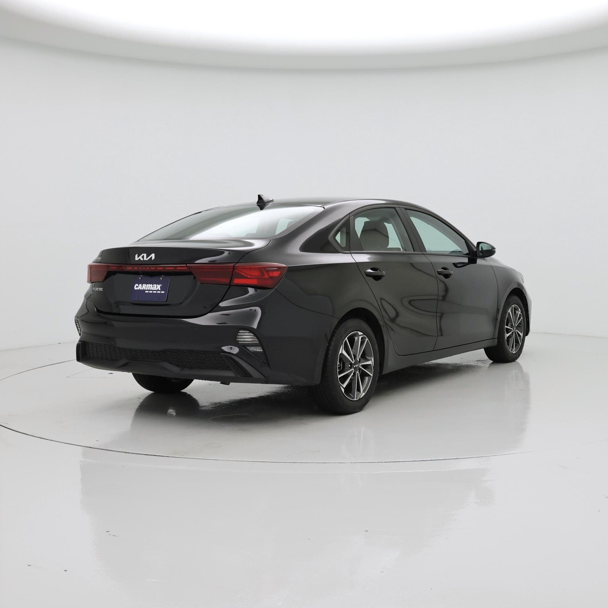 Thumbnail: 2023 Kia Forte - 8