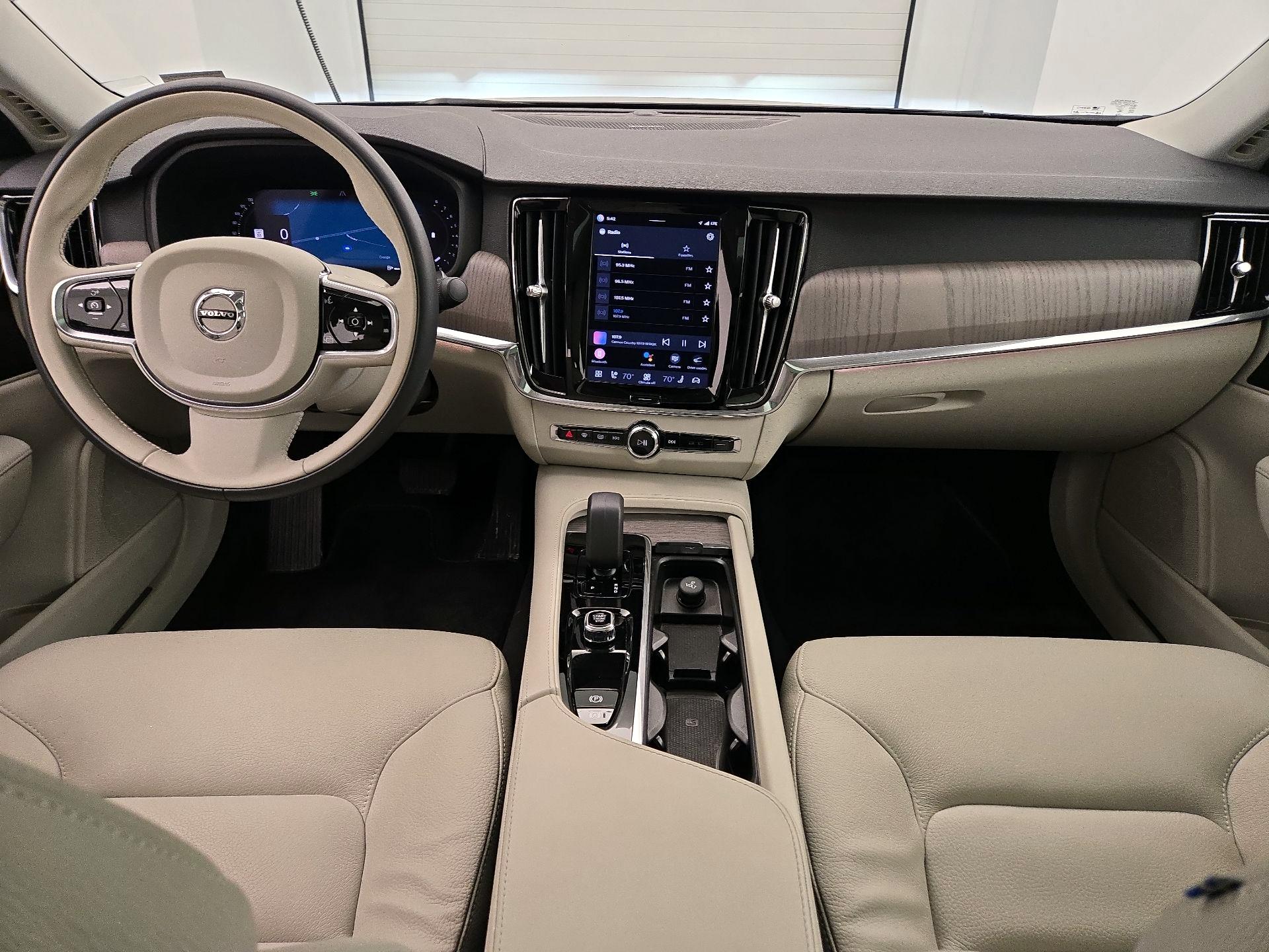 Thumbnail: 2023 Volvo S90 - 9