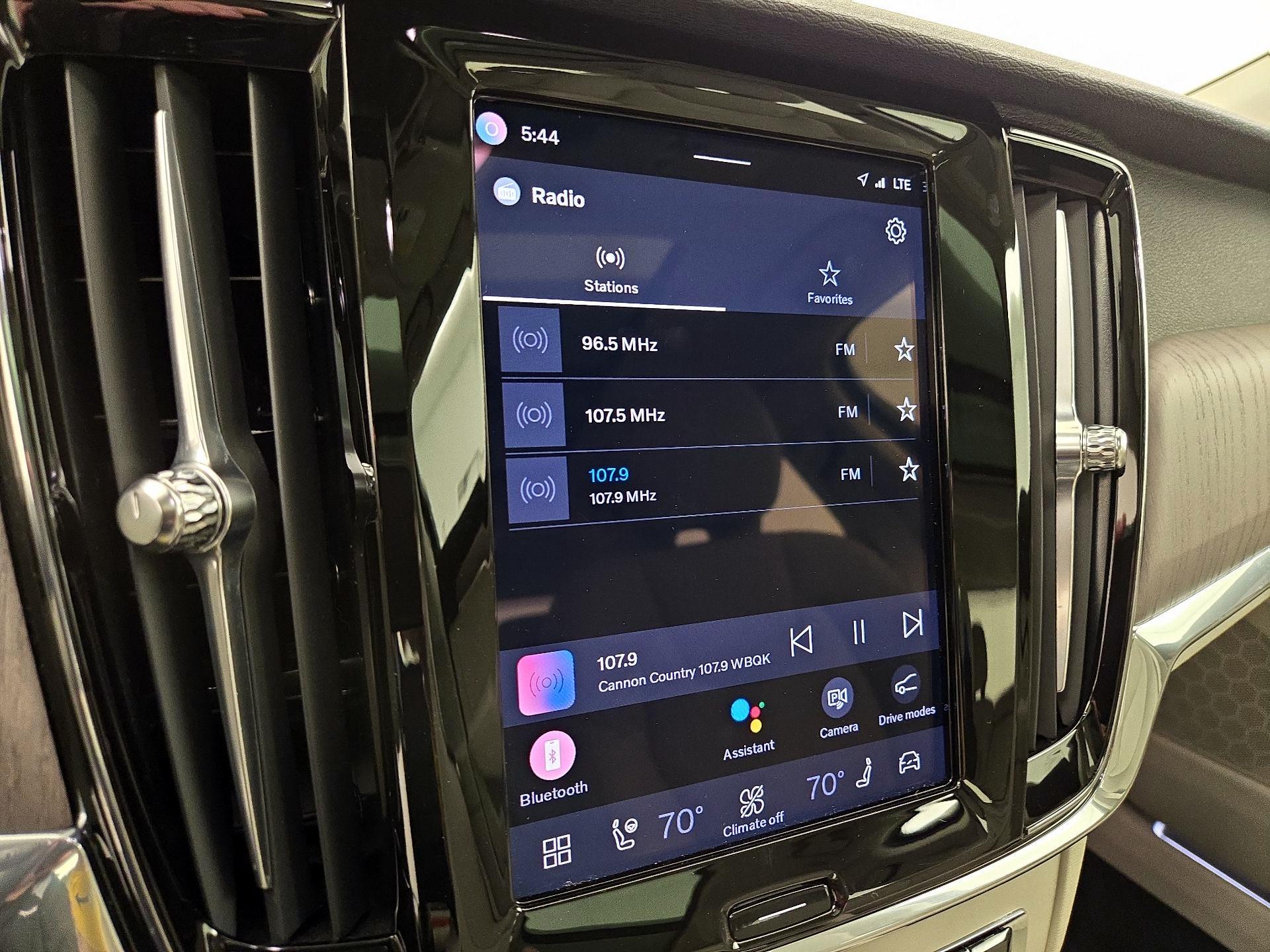 Thumbnail: 2023 Volvo S90 - 16