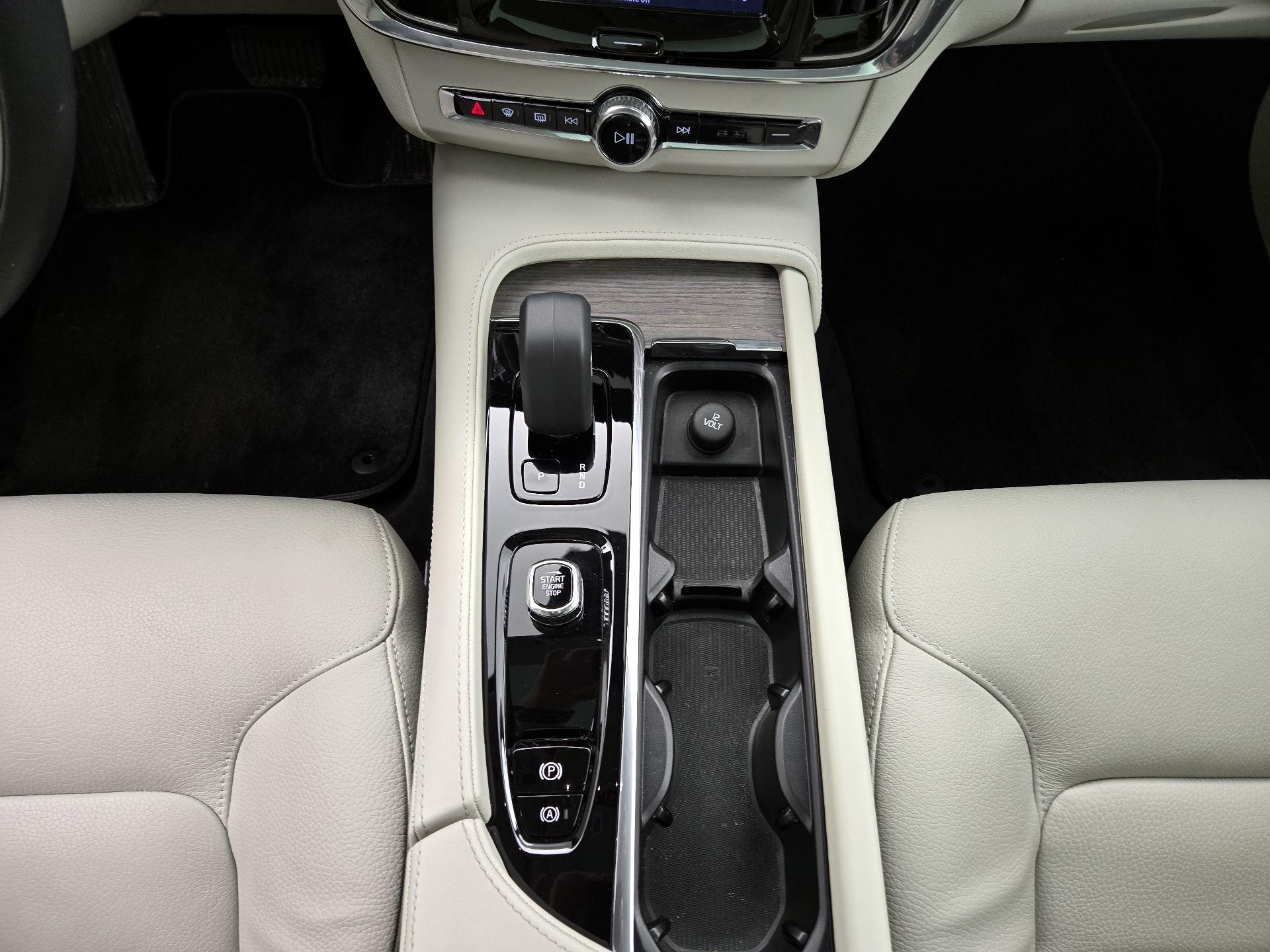 Thumbnail: 2023 Volvo S90 - 18