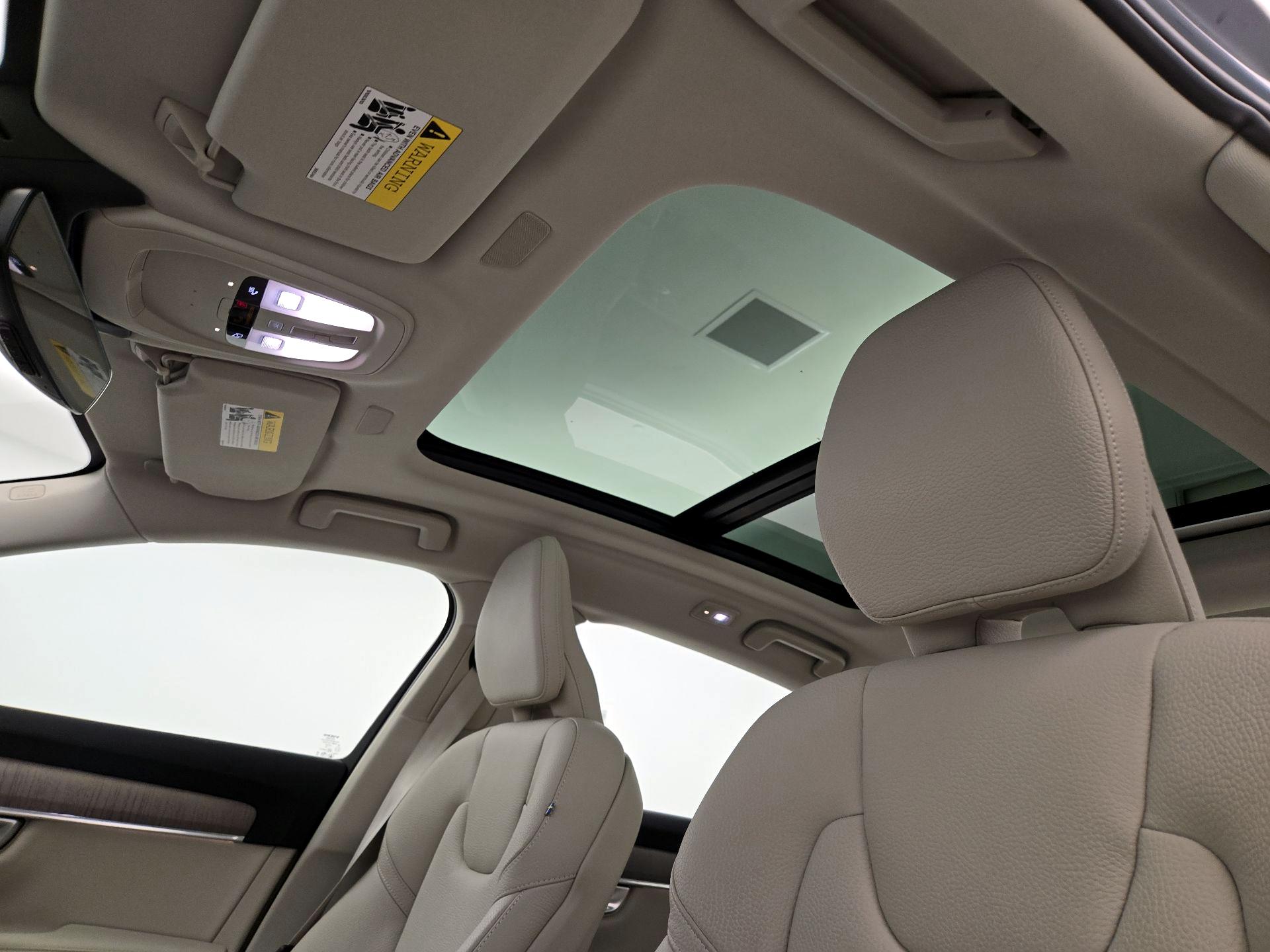 Thumbnail: 2023 Volvo S90 - 20