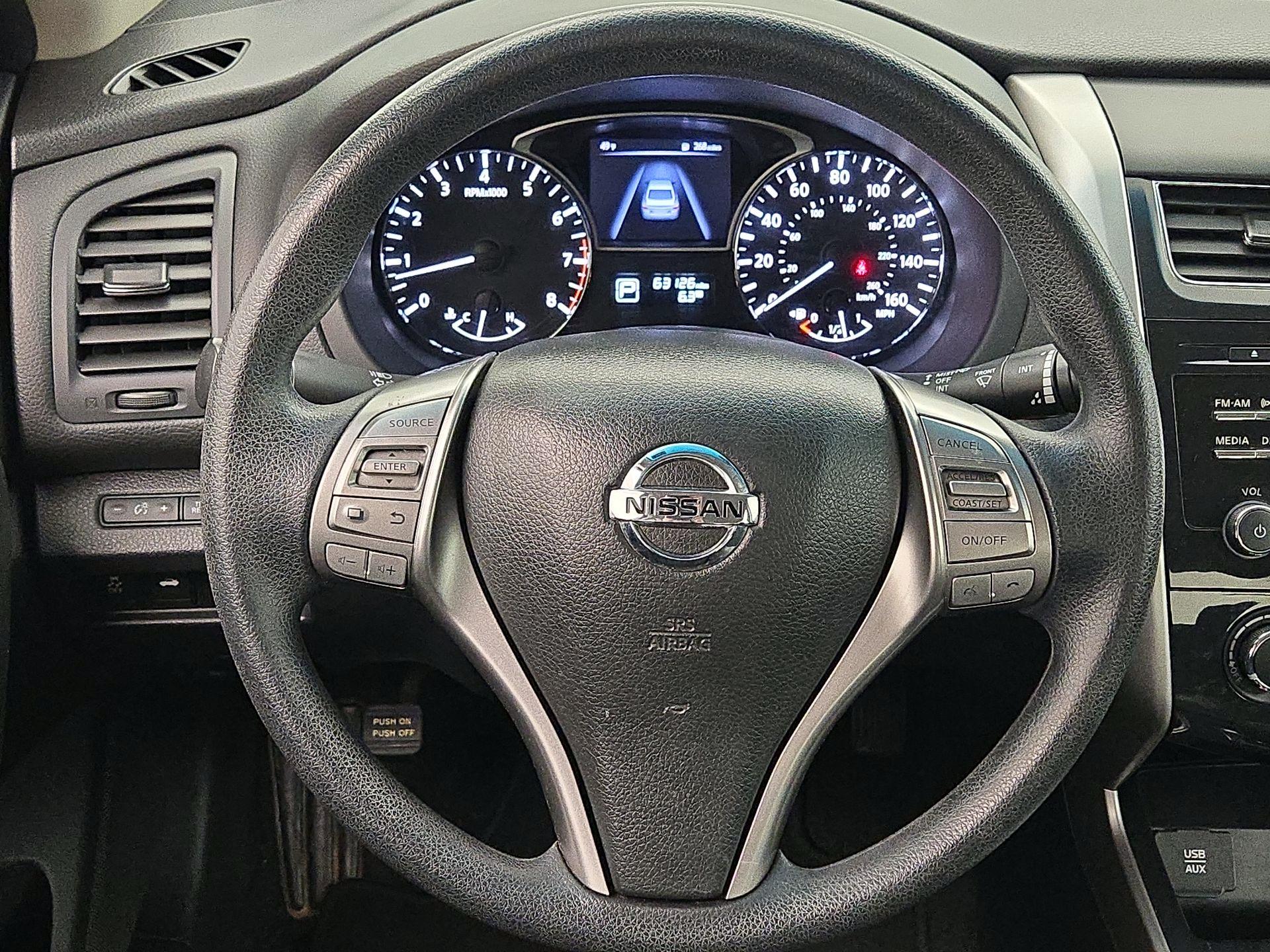 Thumbnail: 2015 Nissan Altima - 10