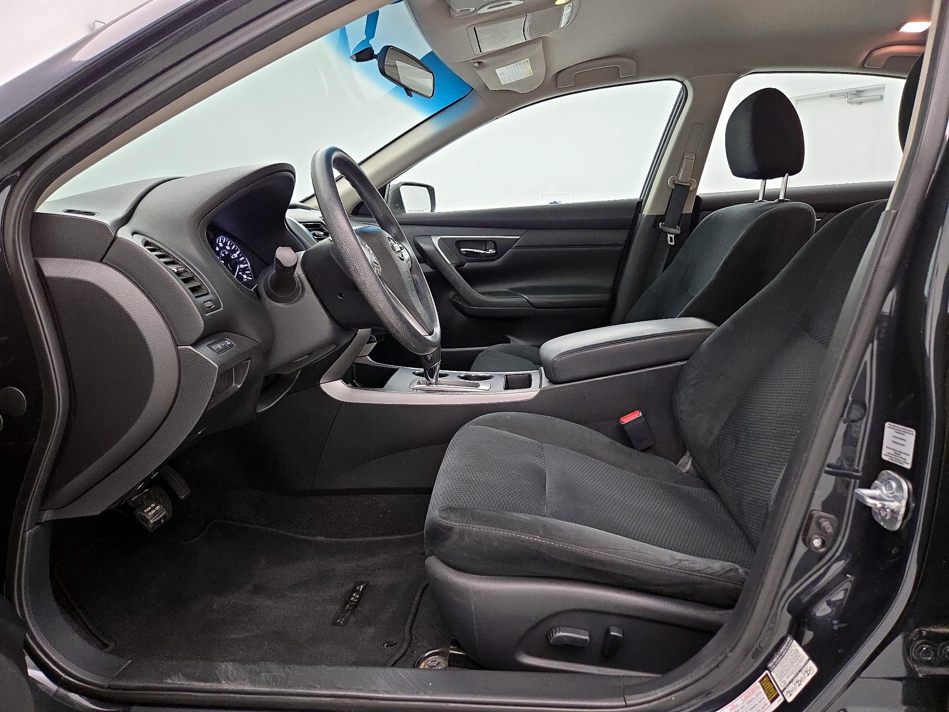 Thumbnail: 2015 Nissan Altima - 11