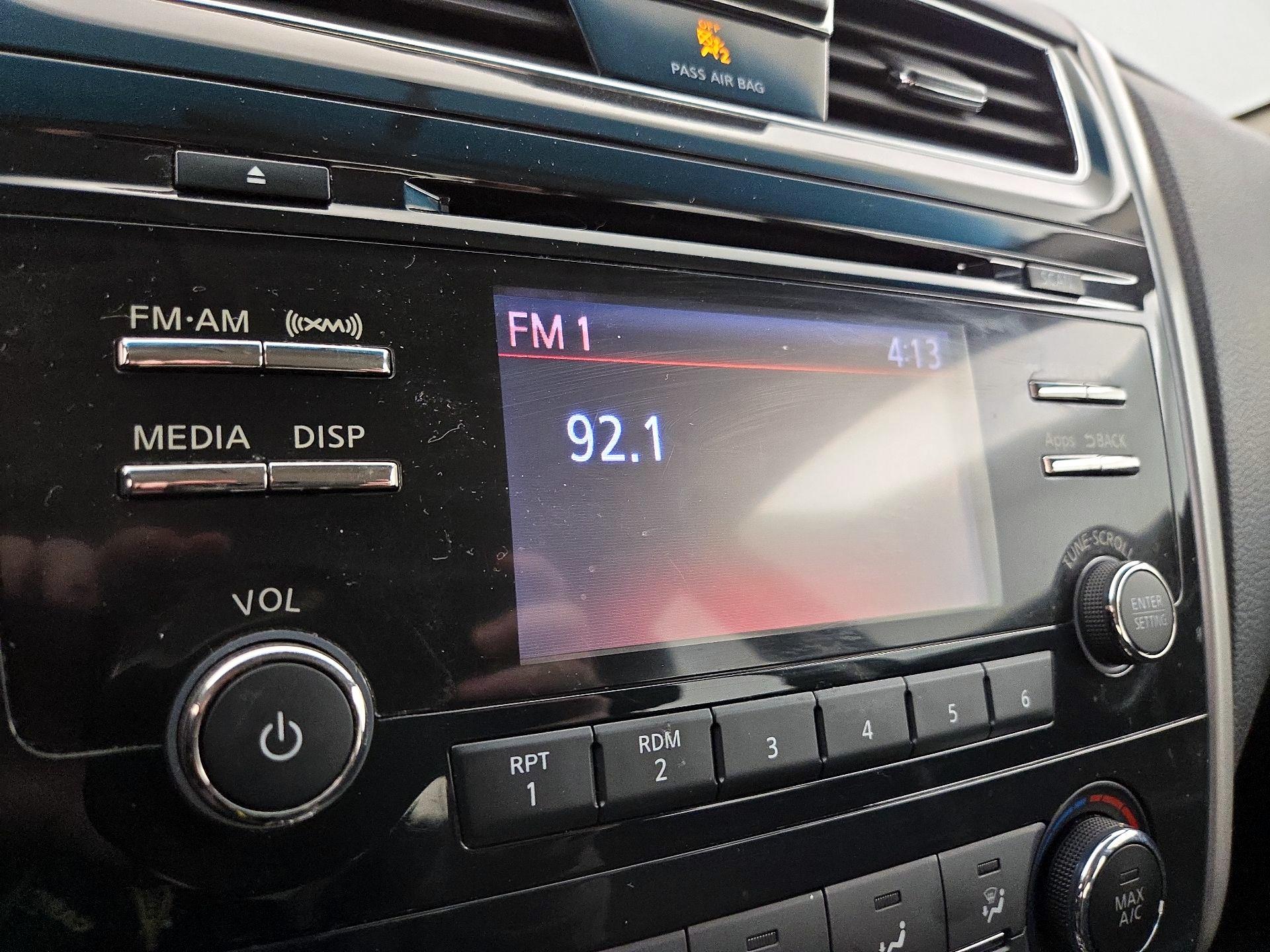 Thumbnail: 2015 Nissan Altima - 15