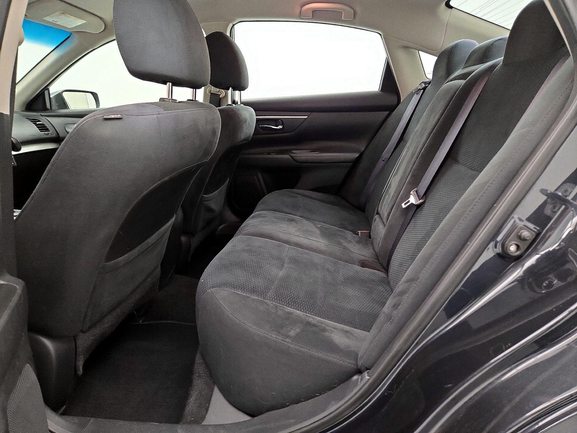 Thumbnail: 2015 Nissan Altima - 19