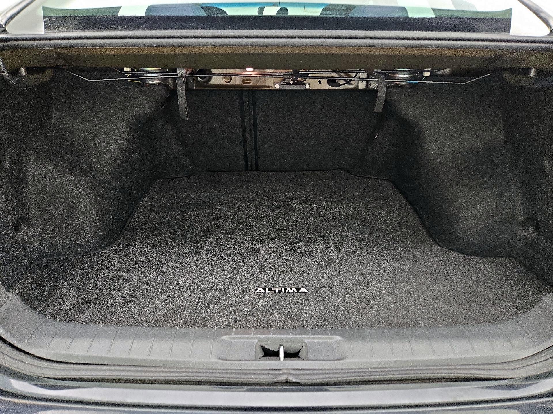 Thumbnail: 2015 Nissan Altima - 20