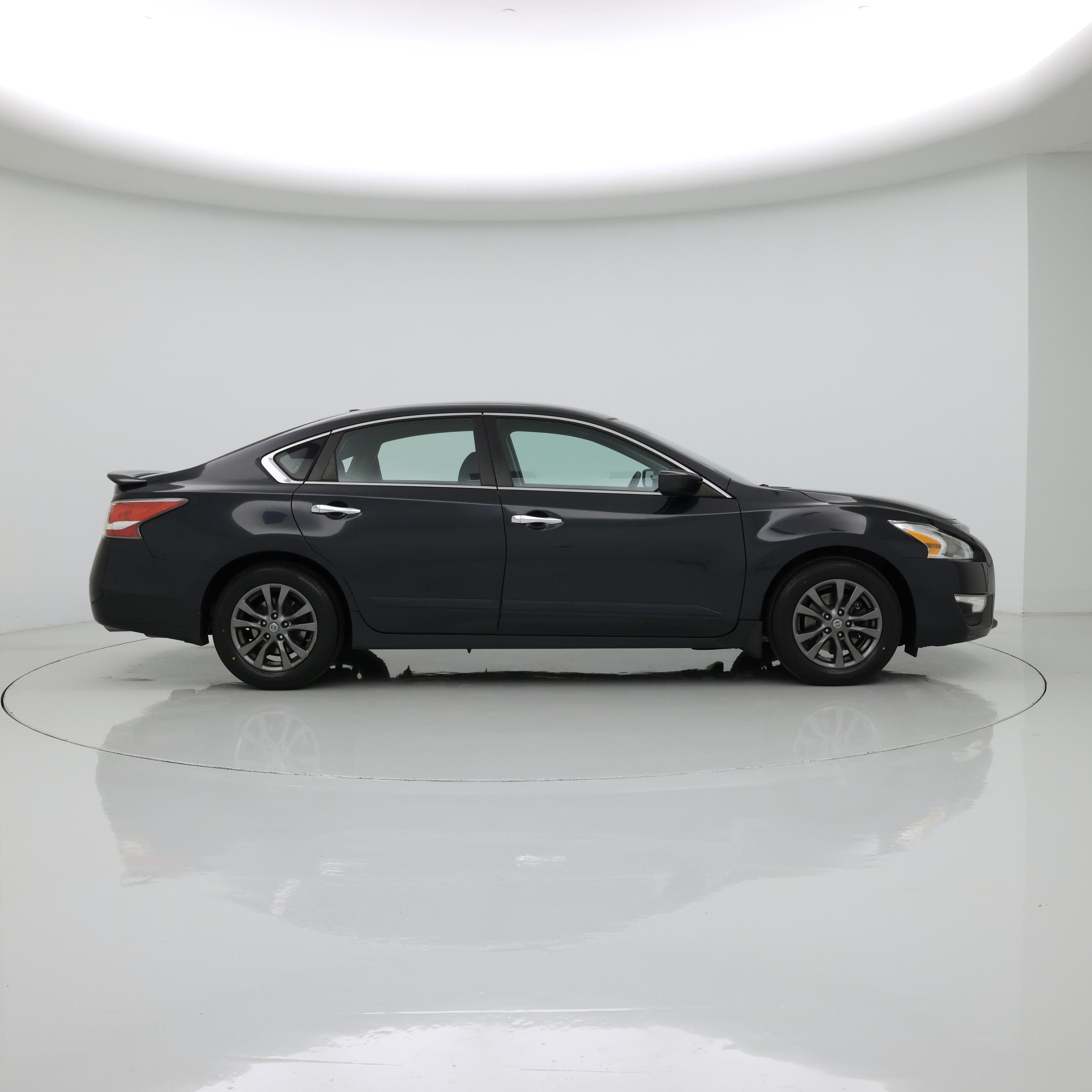 Thumbnail: 2015 Nissan Altima - 7