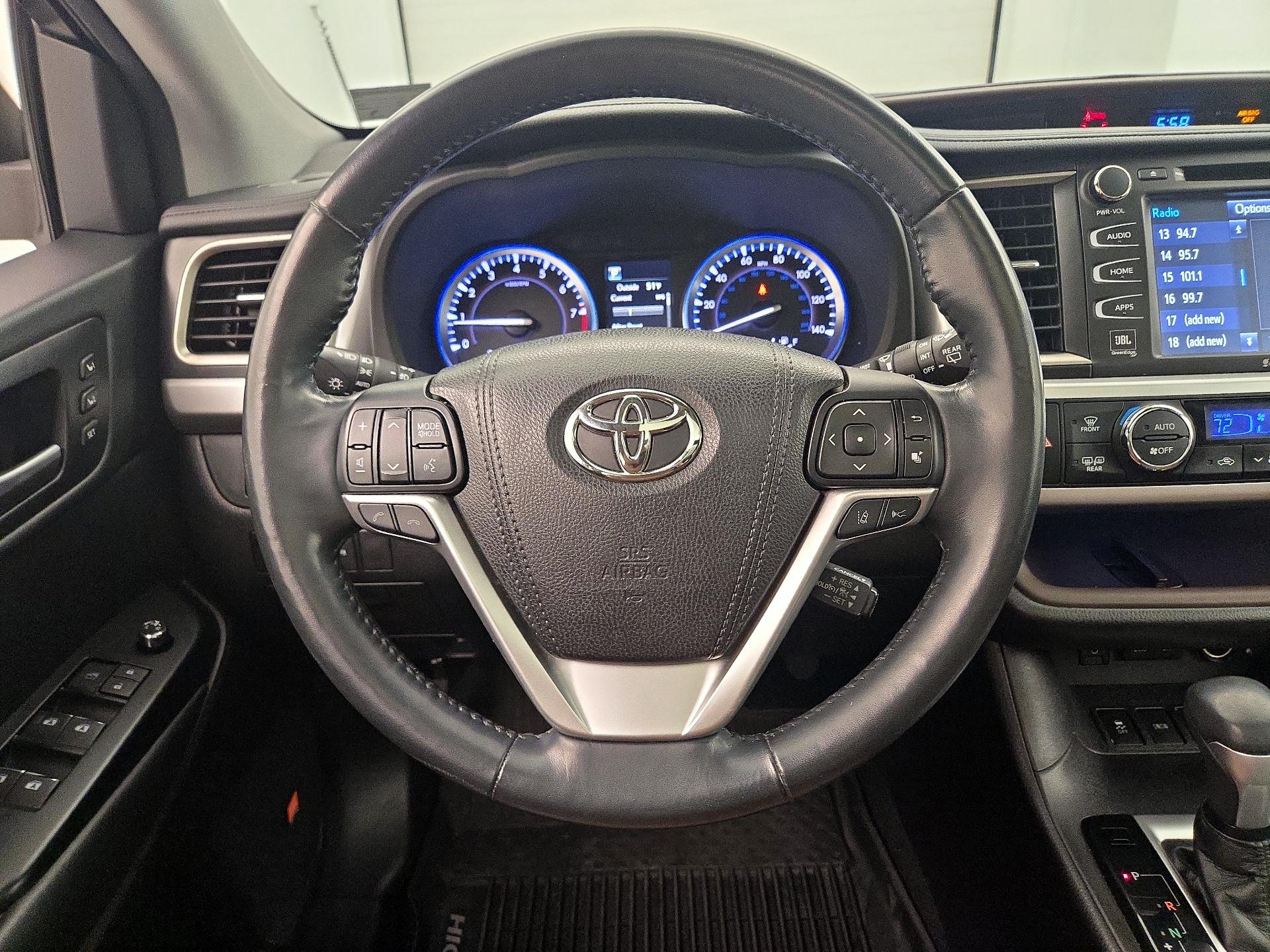 Thumbnail: 2018 Toyota Highlander - 10