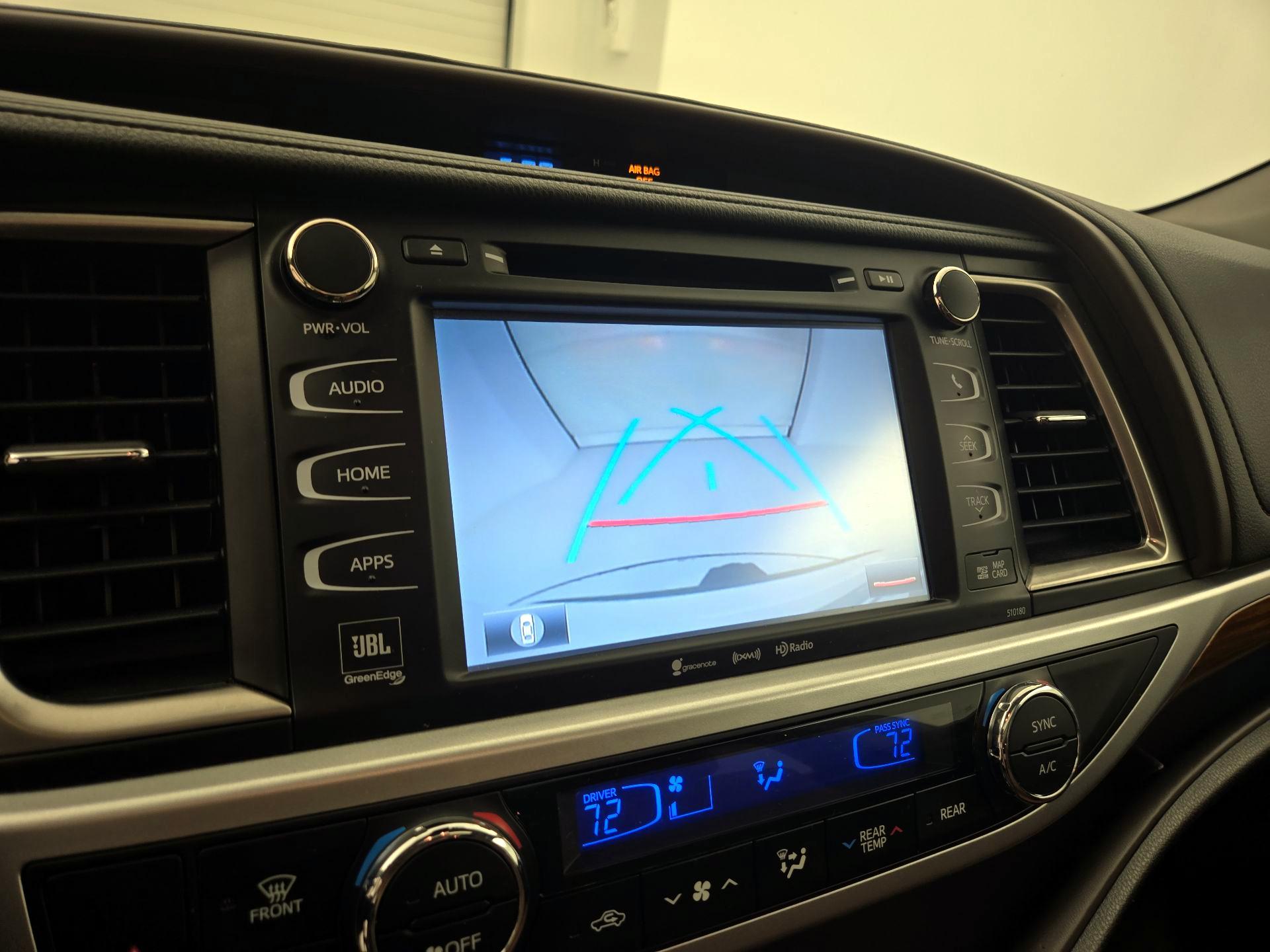 Thumbnail: 2018 Toyota Highlander - 15