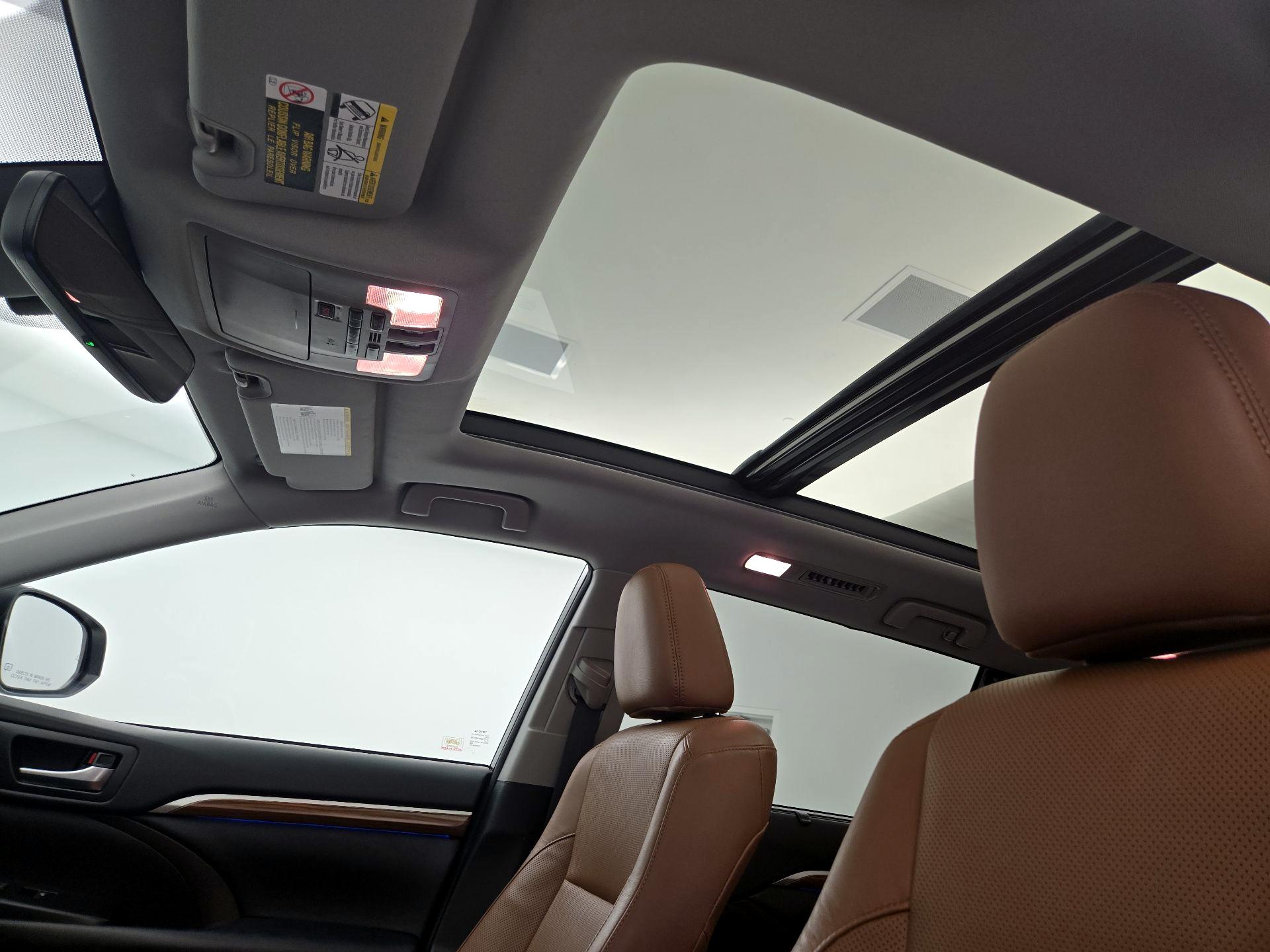 Thumbnail: 2018 Toyota Highlander - 20