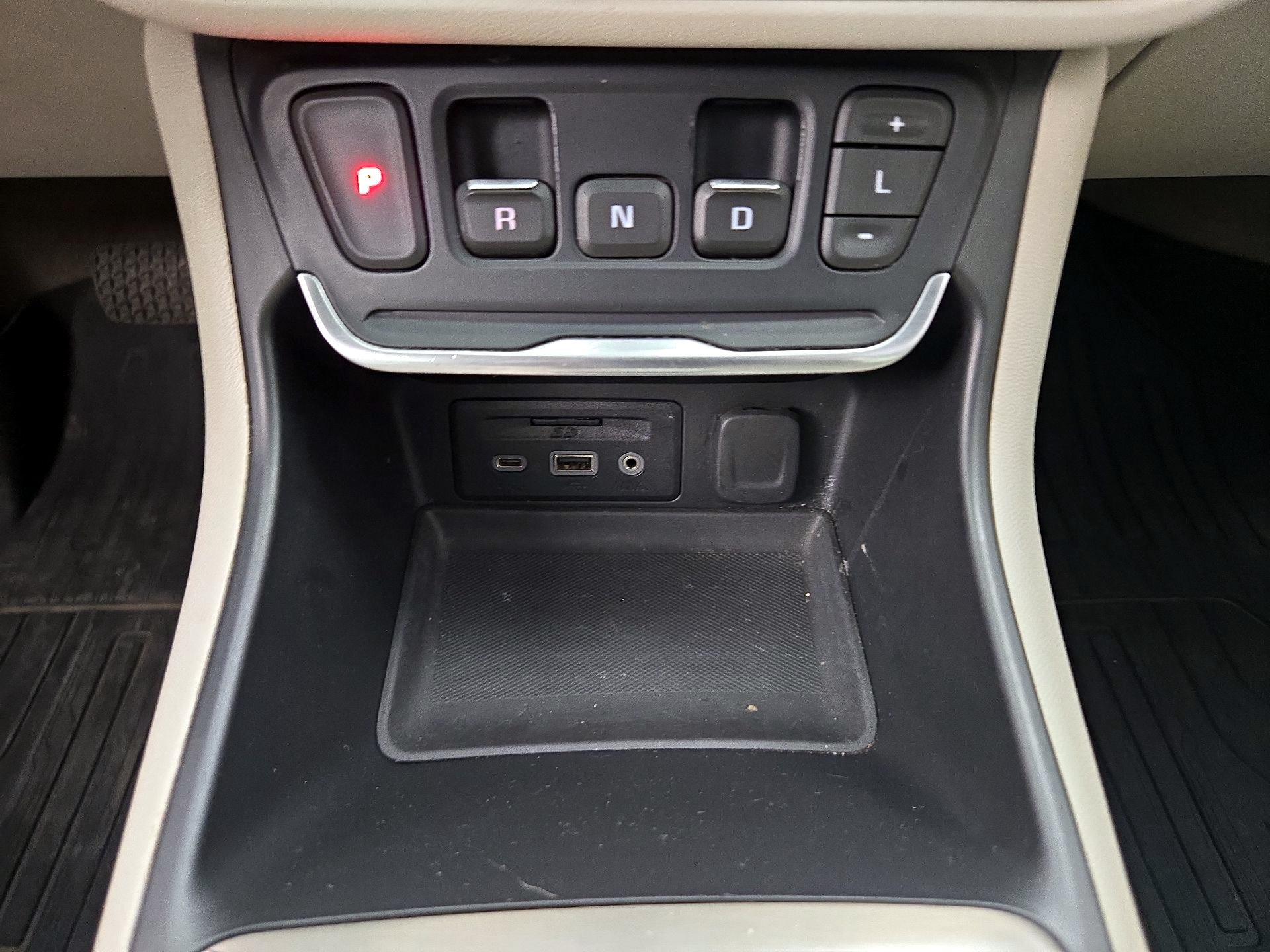 Thumbnail: 2019 GMC Terrain - 17